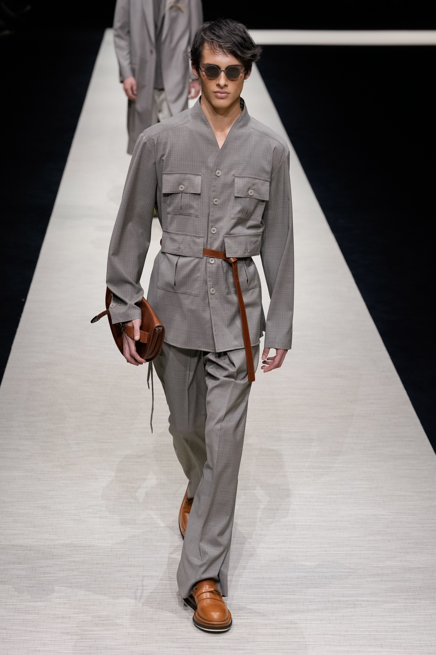 Look 16