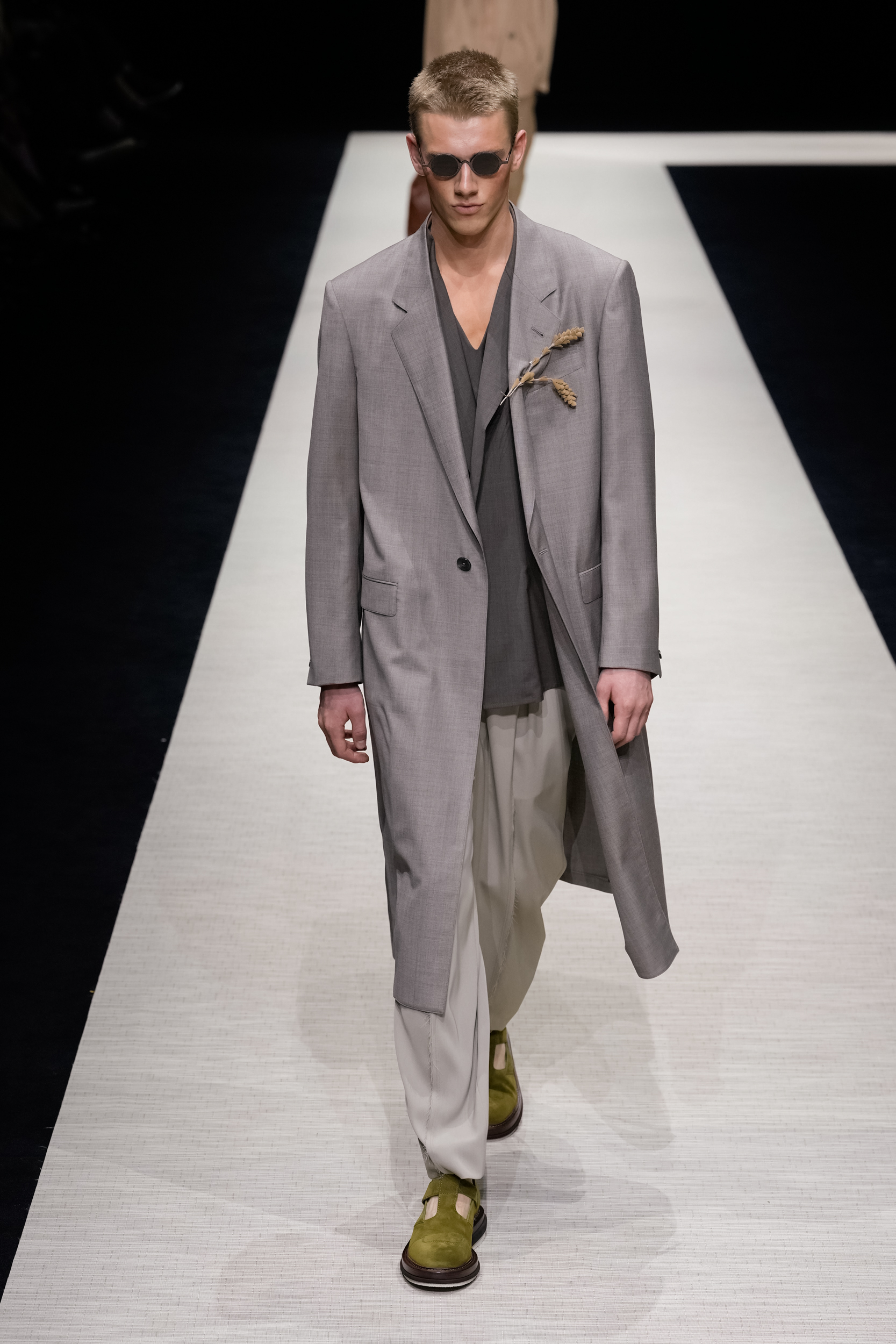 Look 18