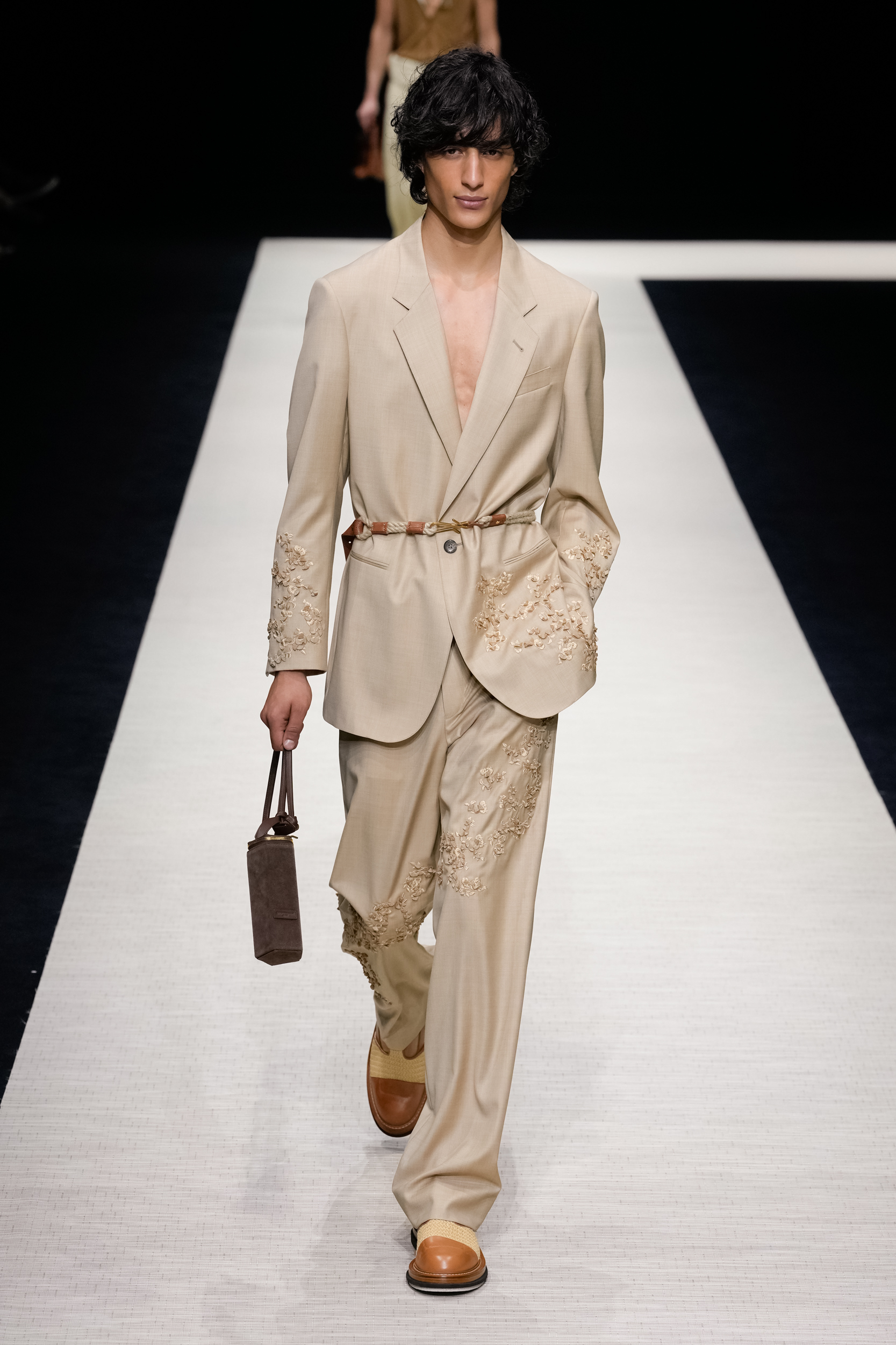 Look 19