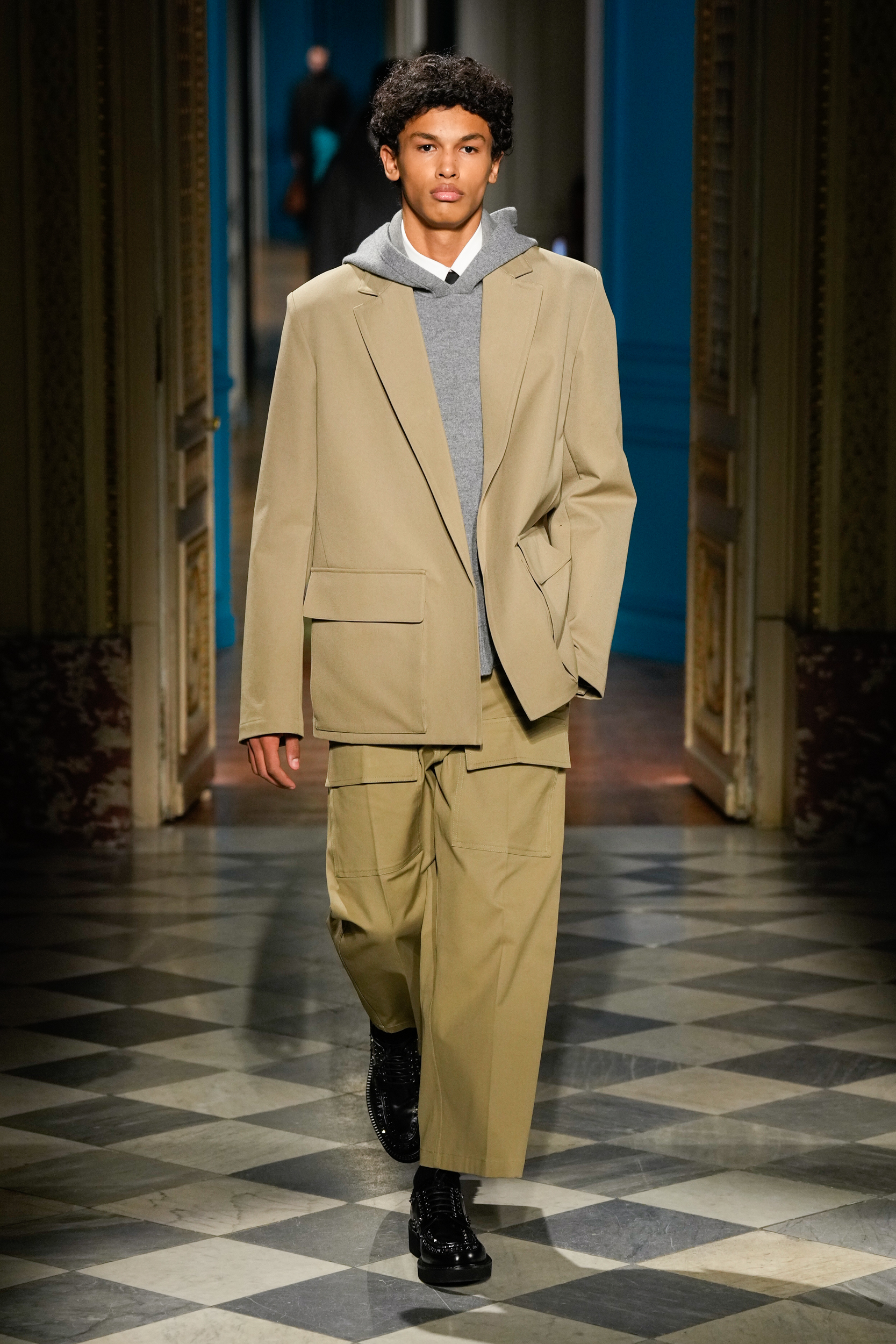 Look 27