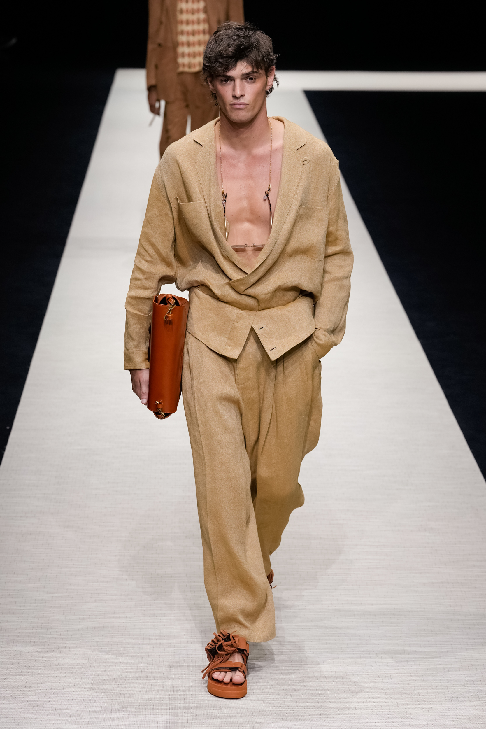 Look 28
