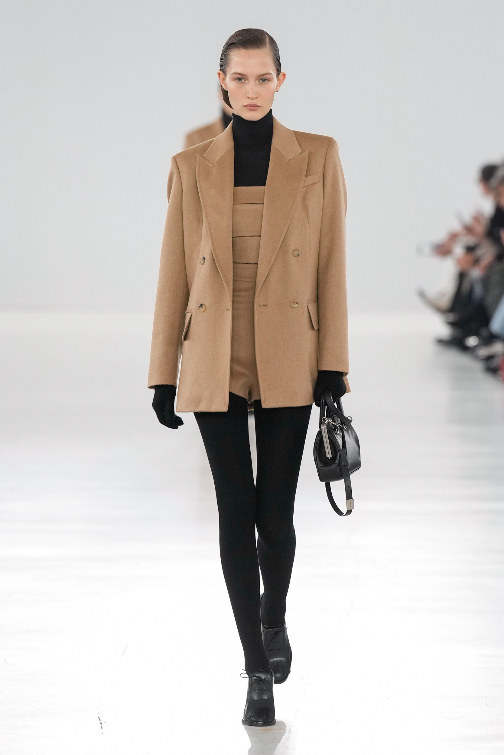 Look 32