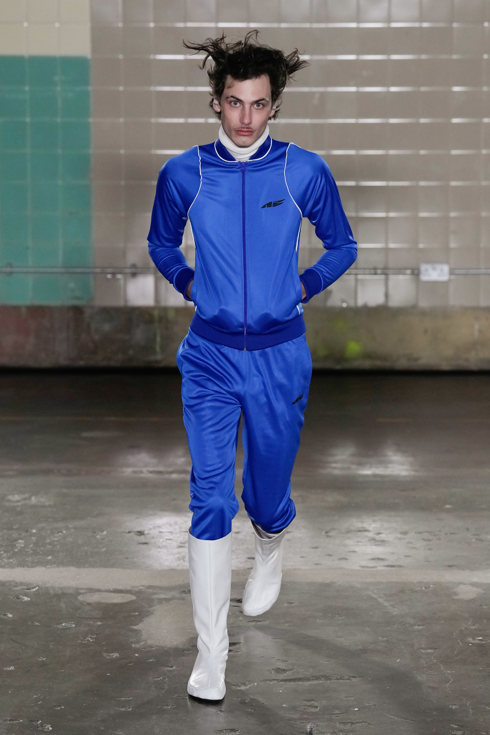 Look 12