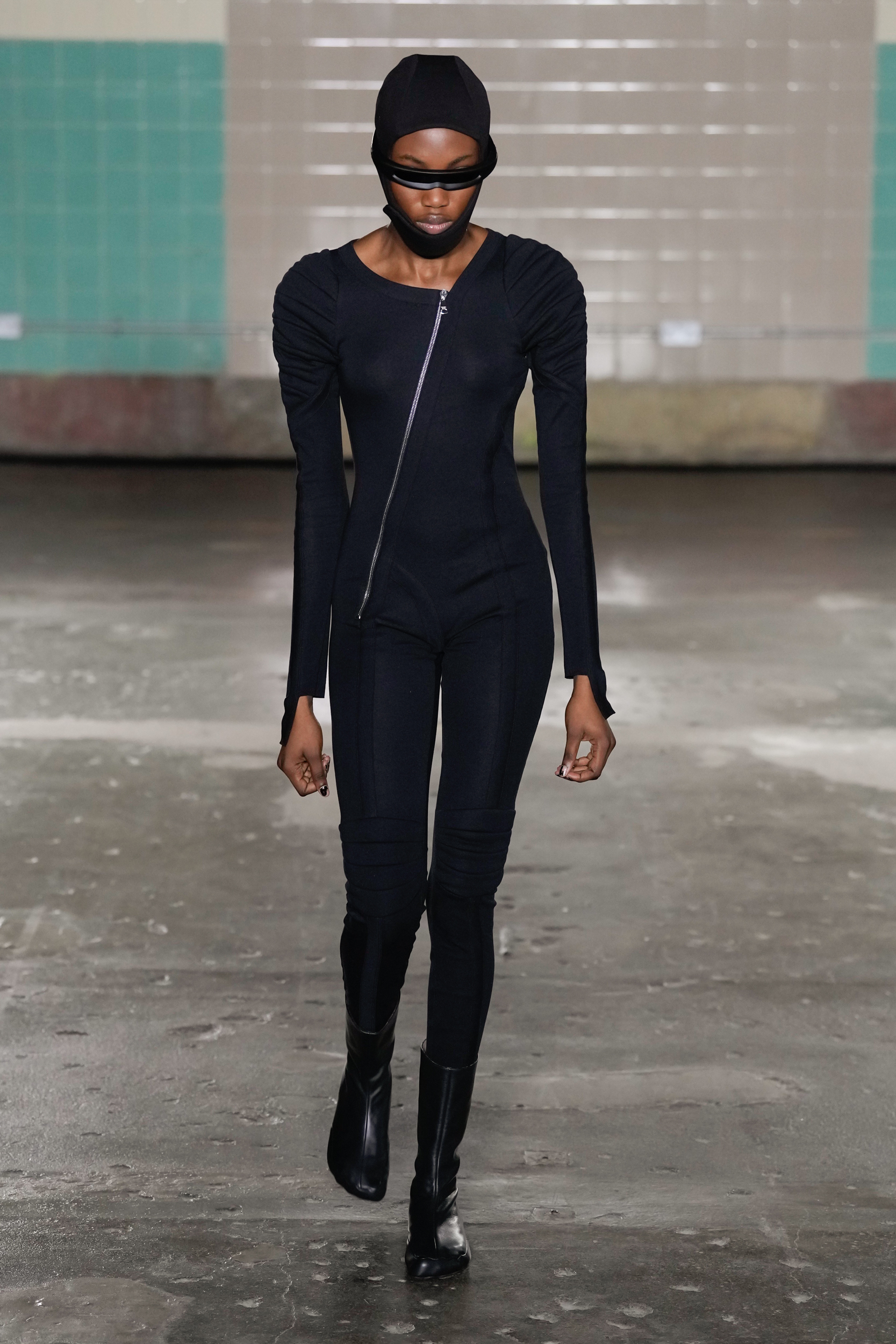 Look 16