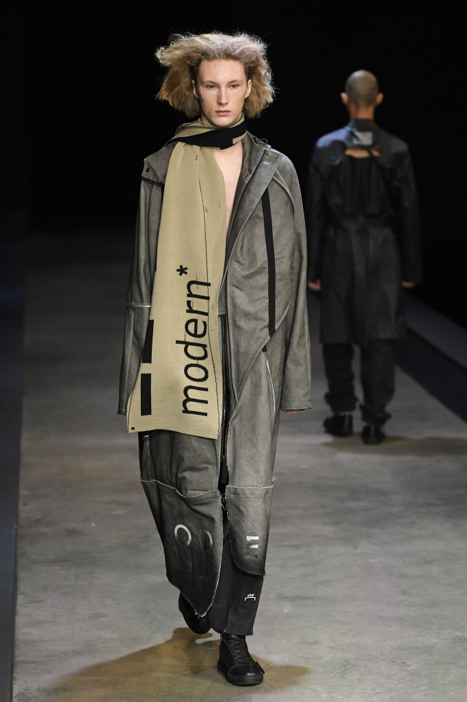 Look 32