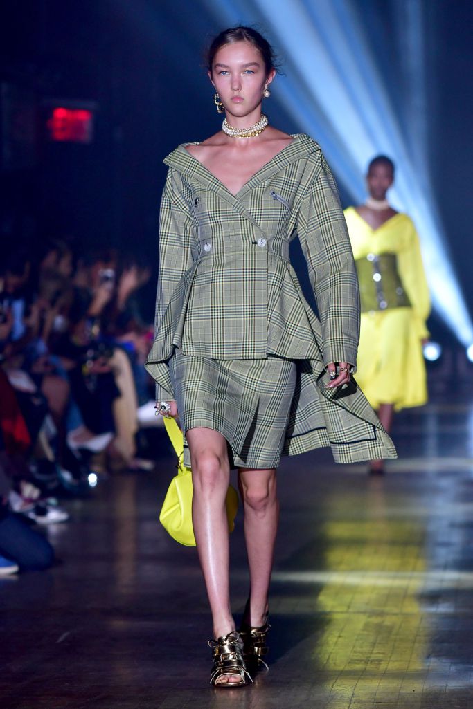 Look 10