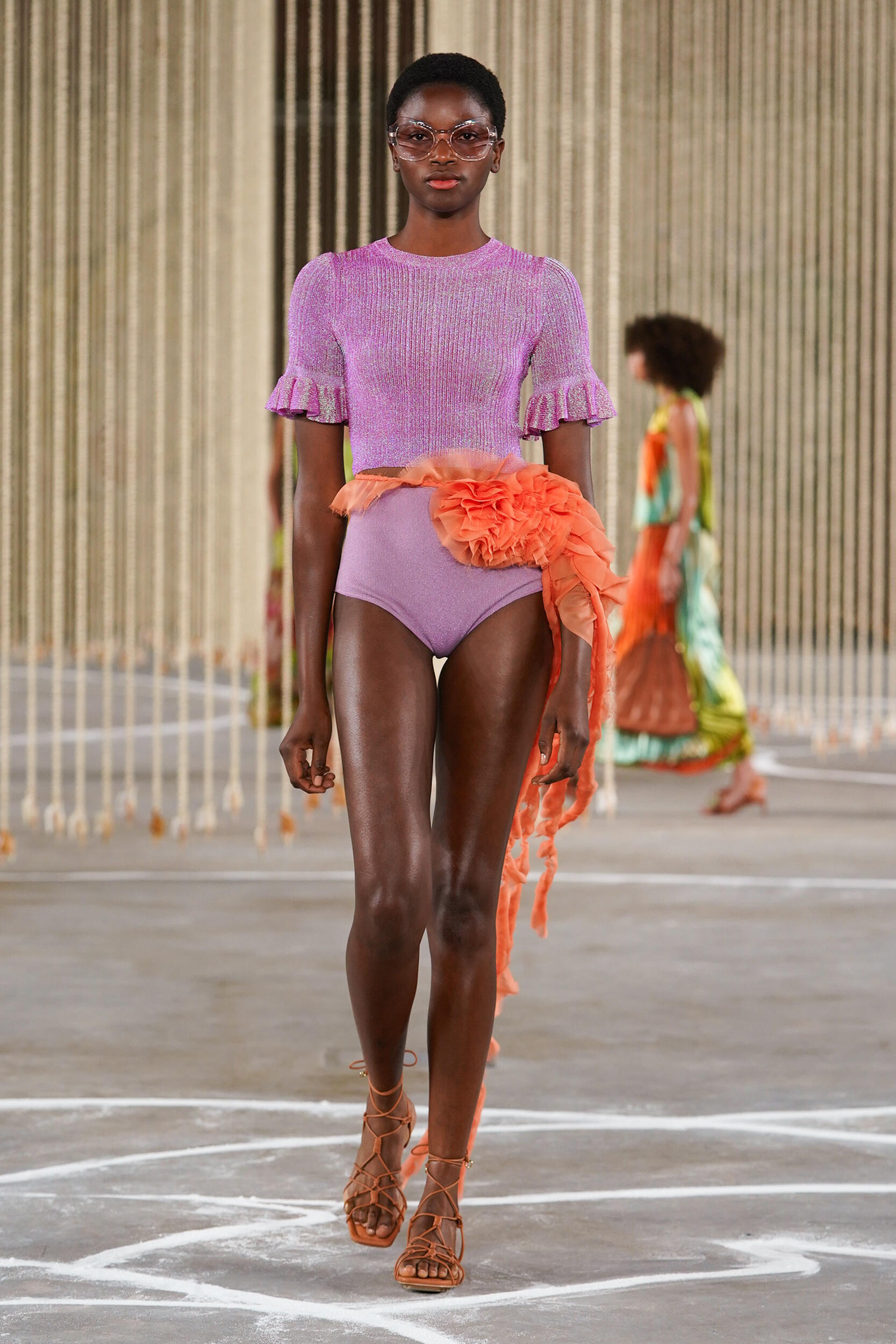 Look 10