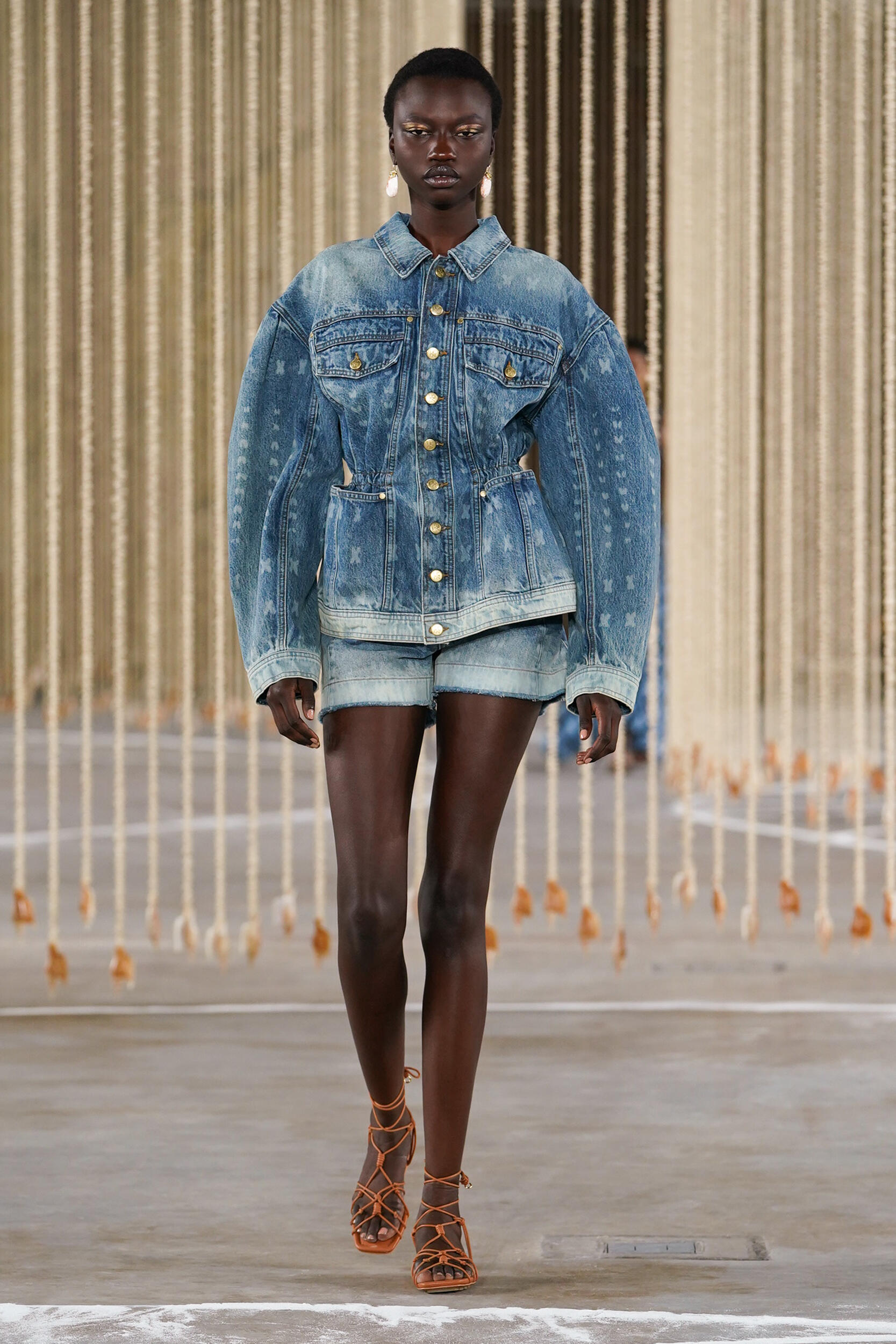 Look 38