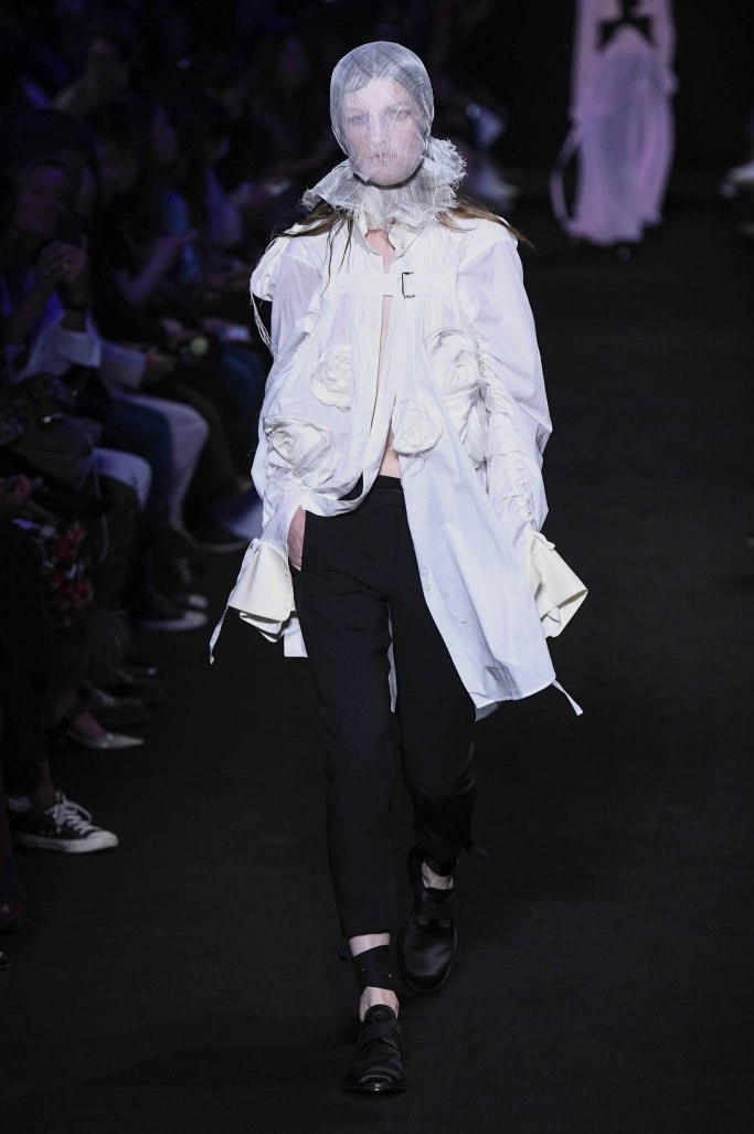 Look 16