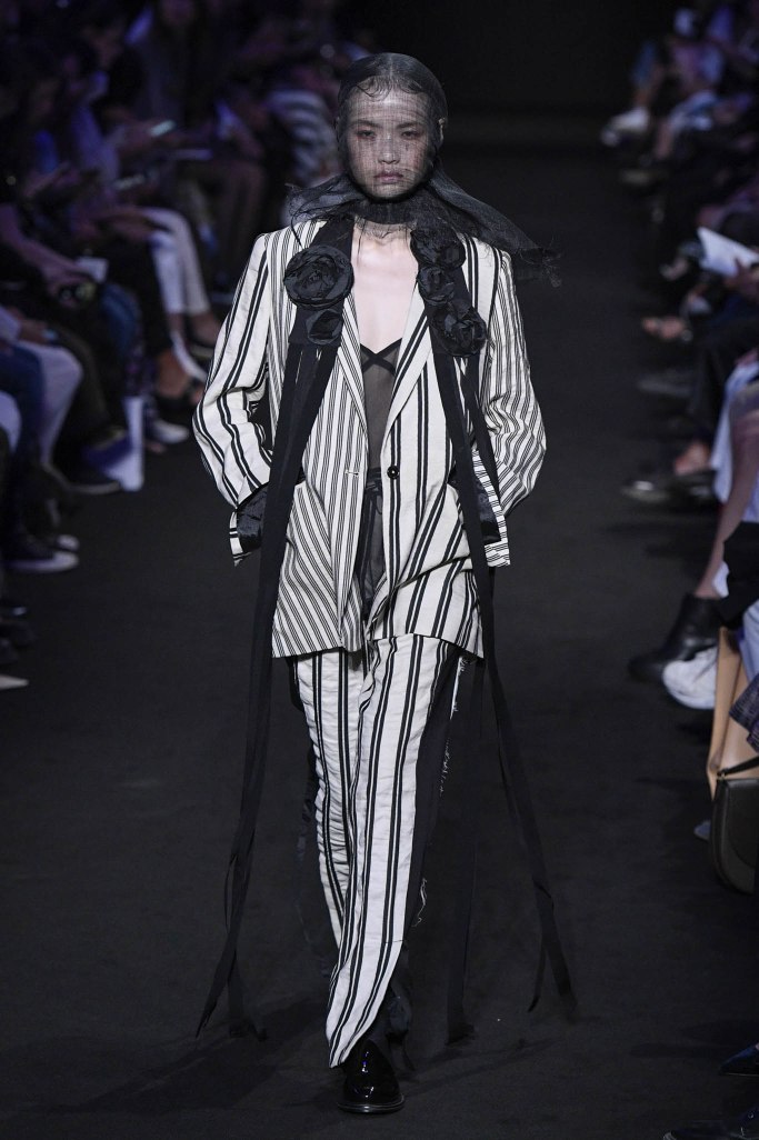 Look 19