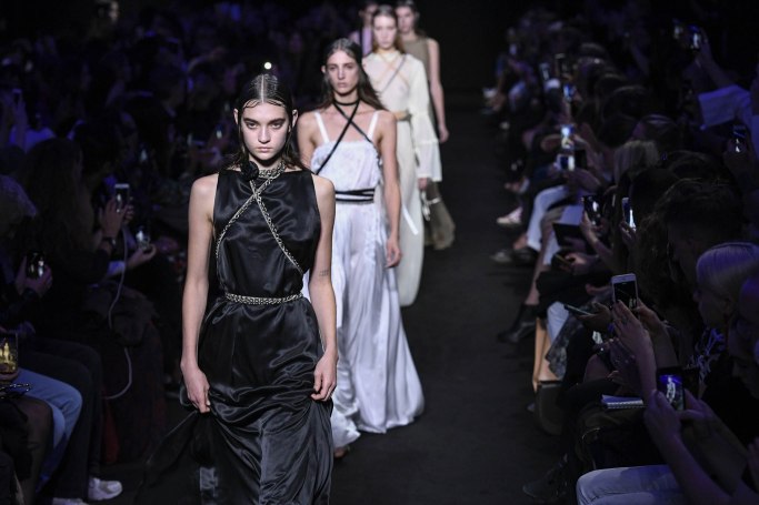 Look 32