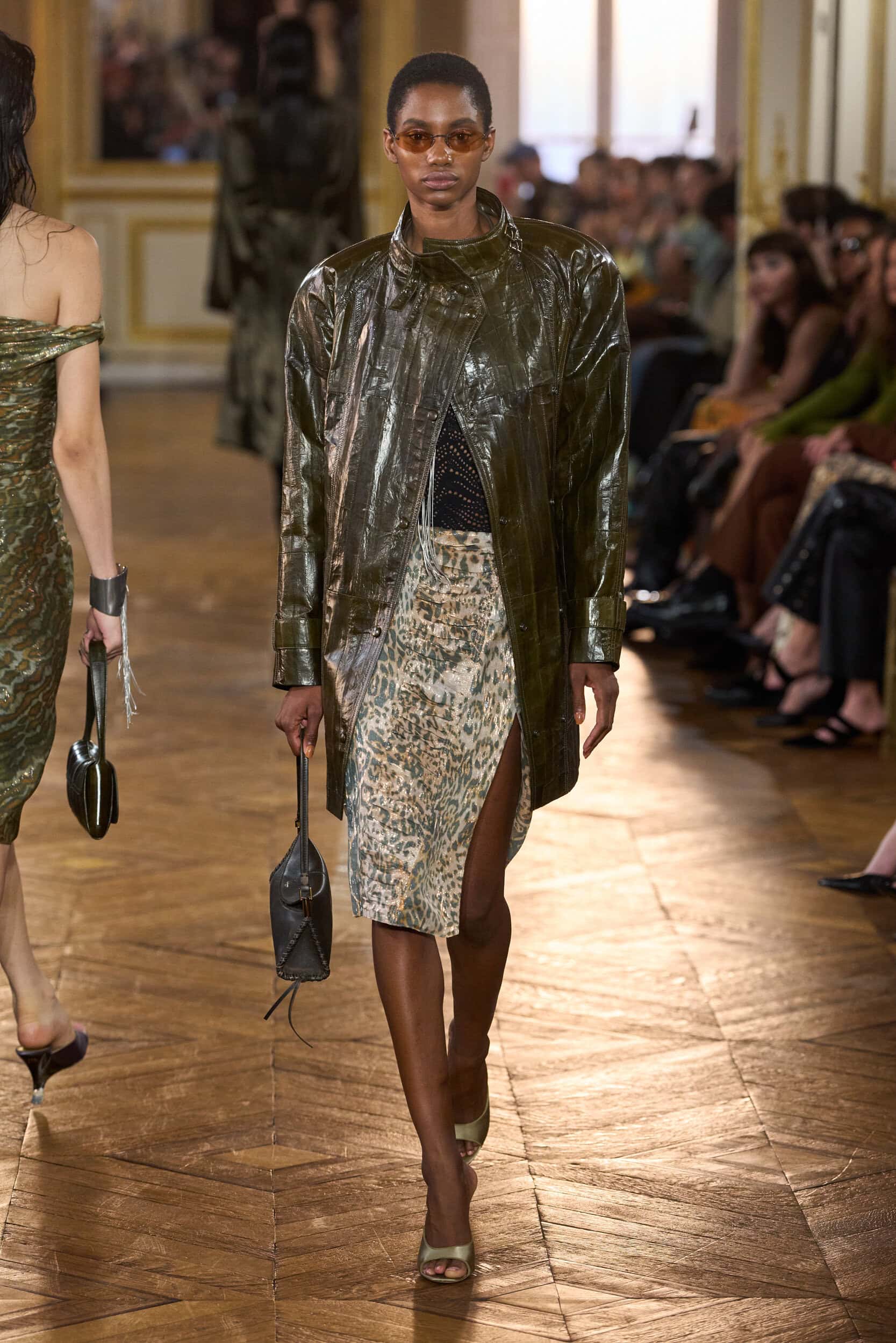 Look 3
