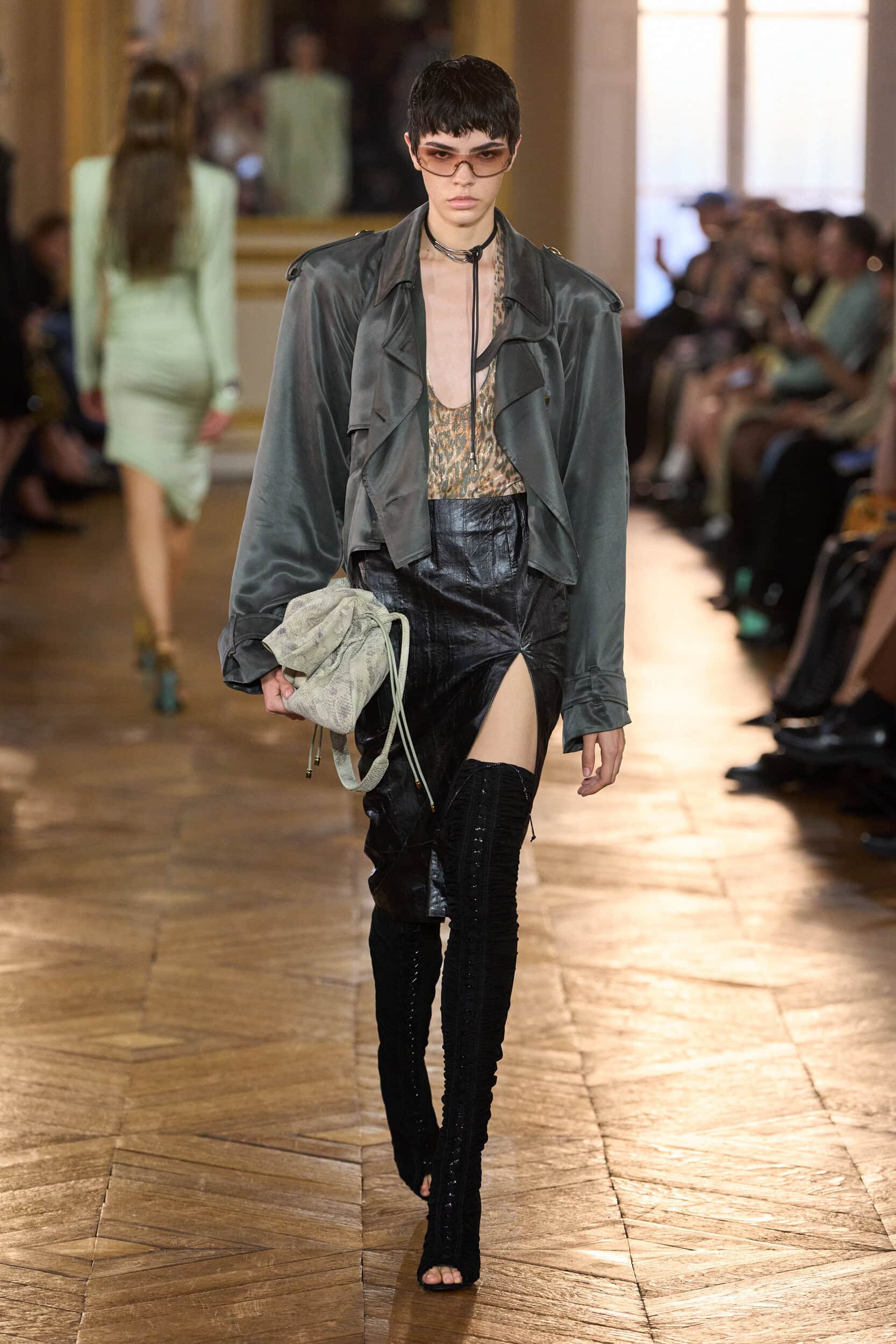 Look 18