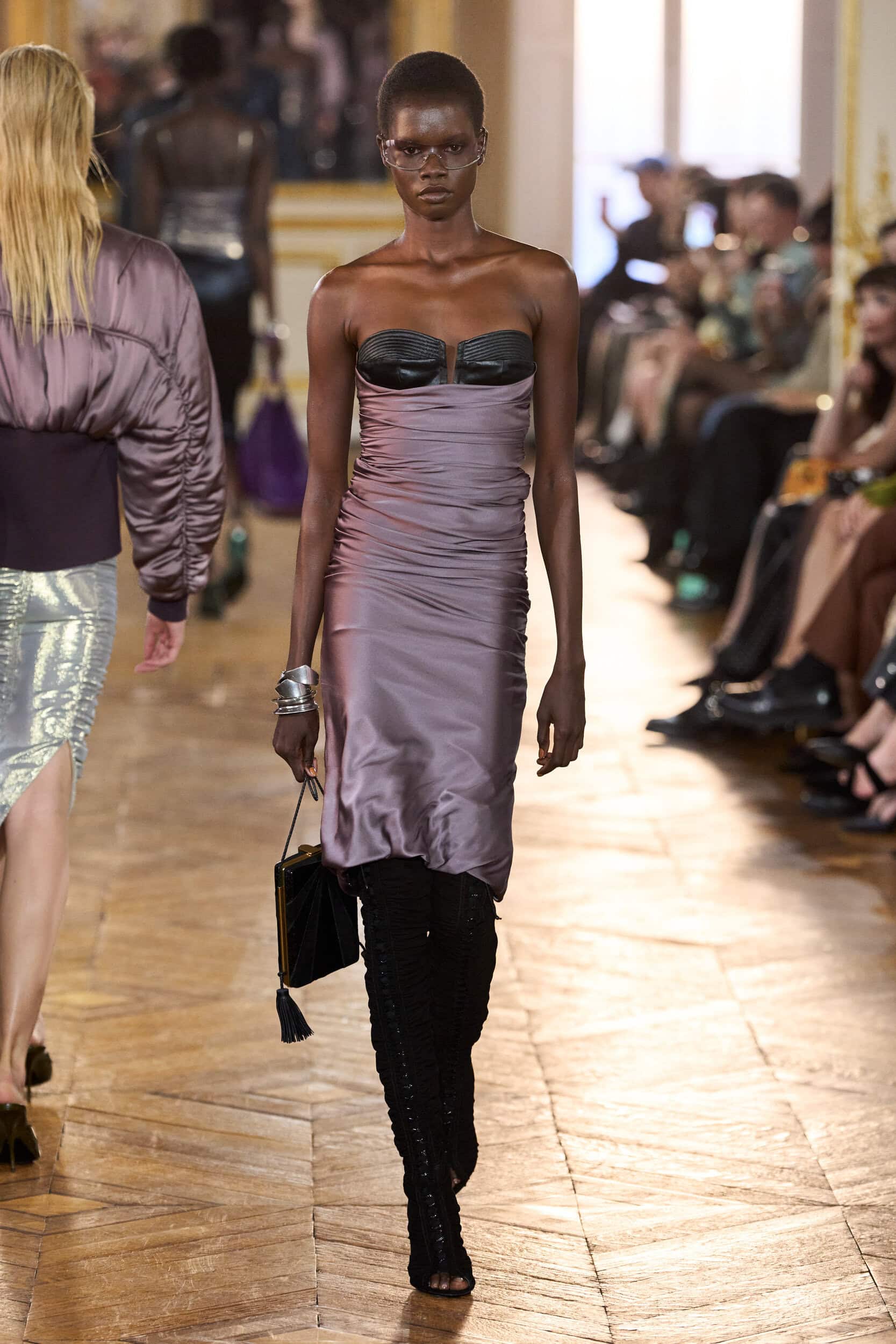 Look 25