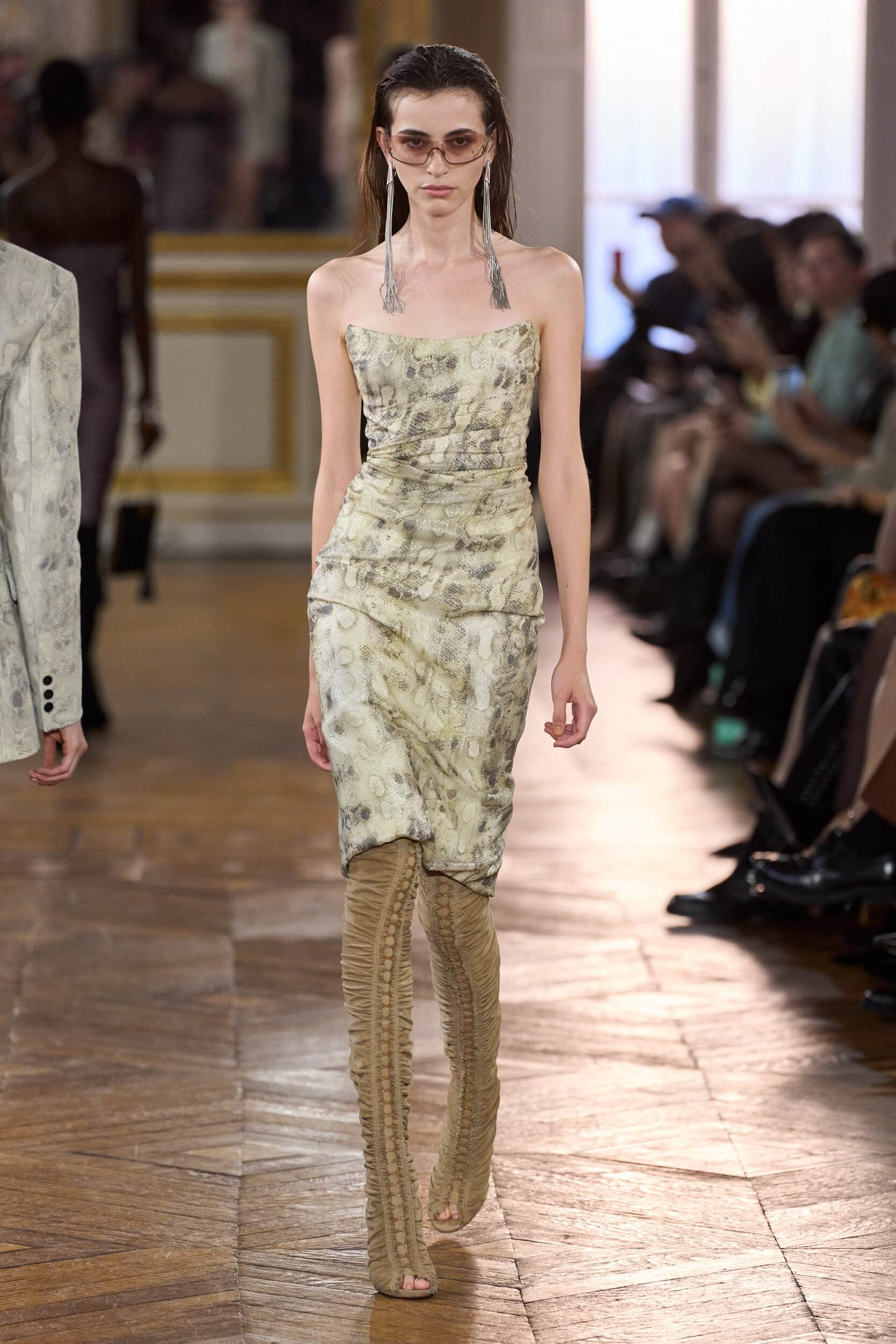 Look 27