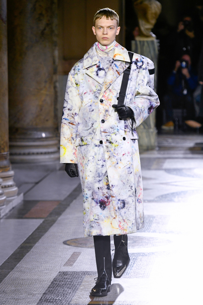 Look 16