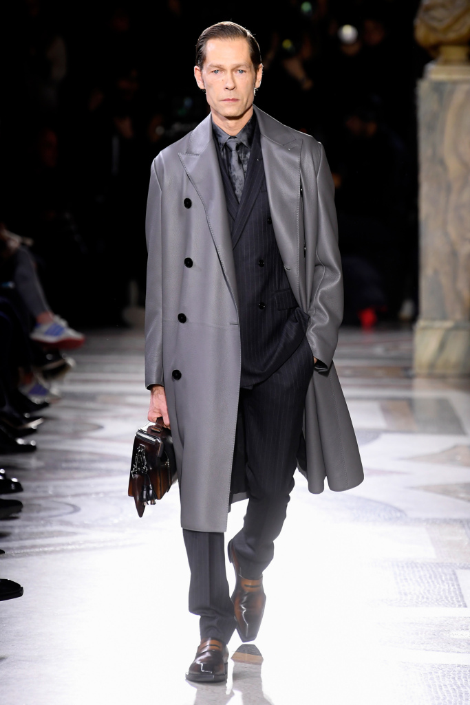 Look 18