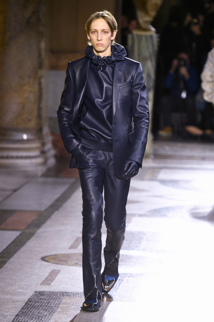 Look 19