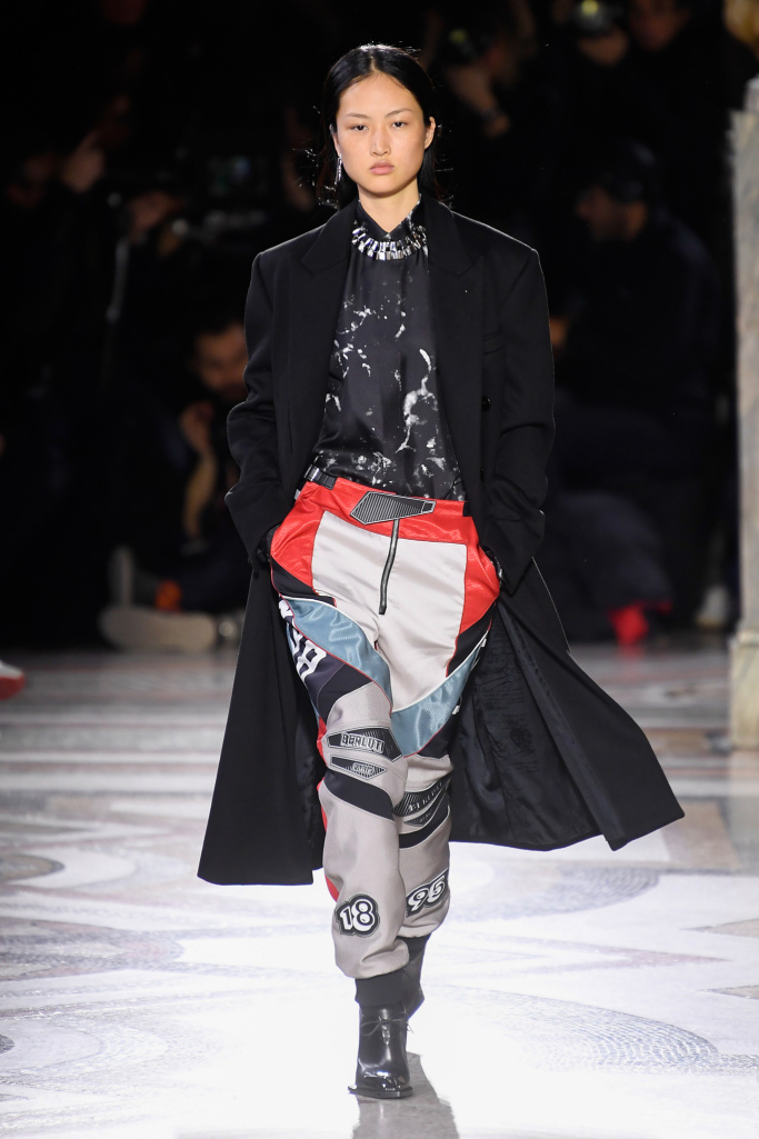 Look 25