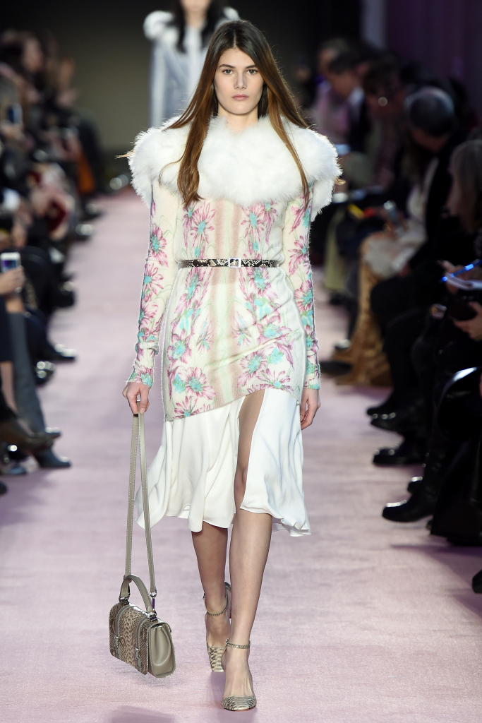 Look 12