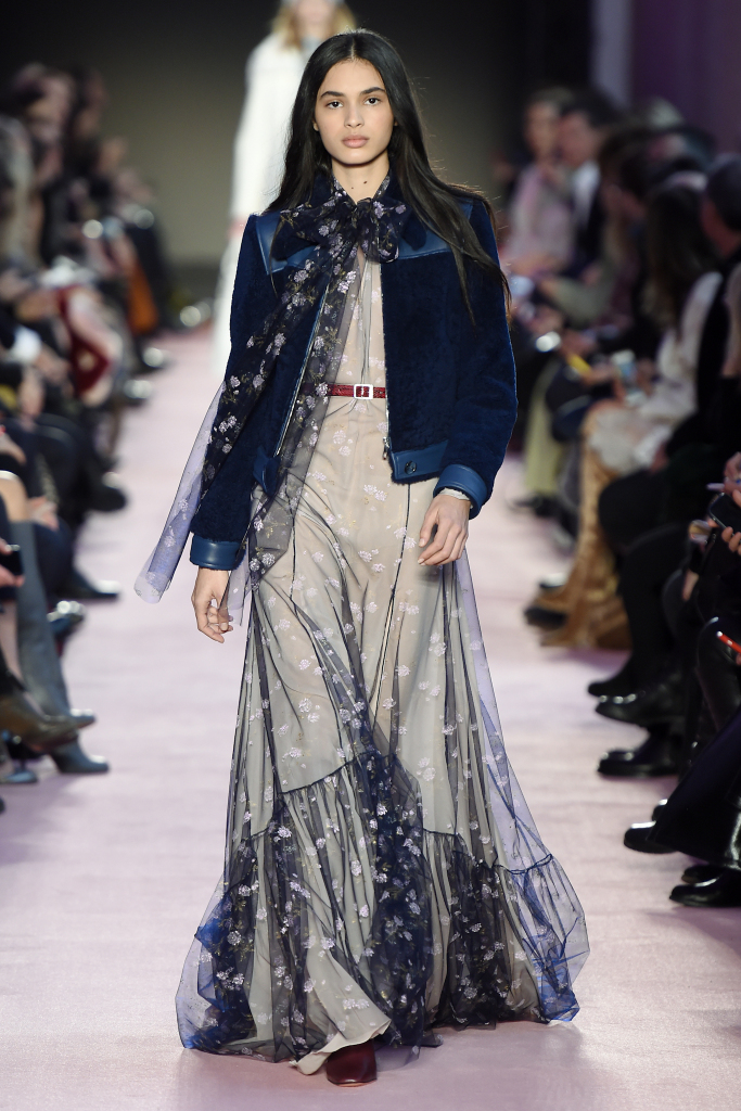 Look 16