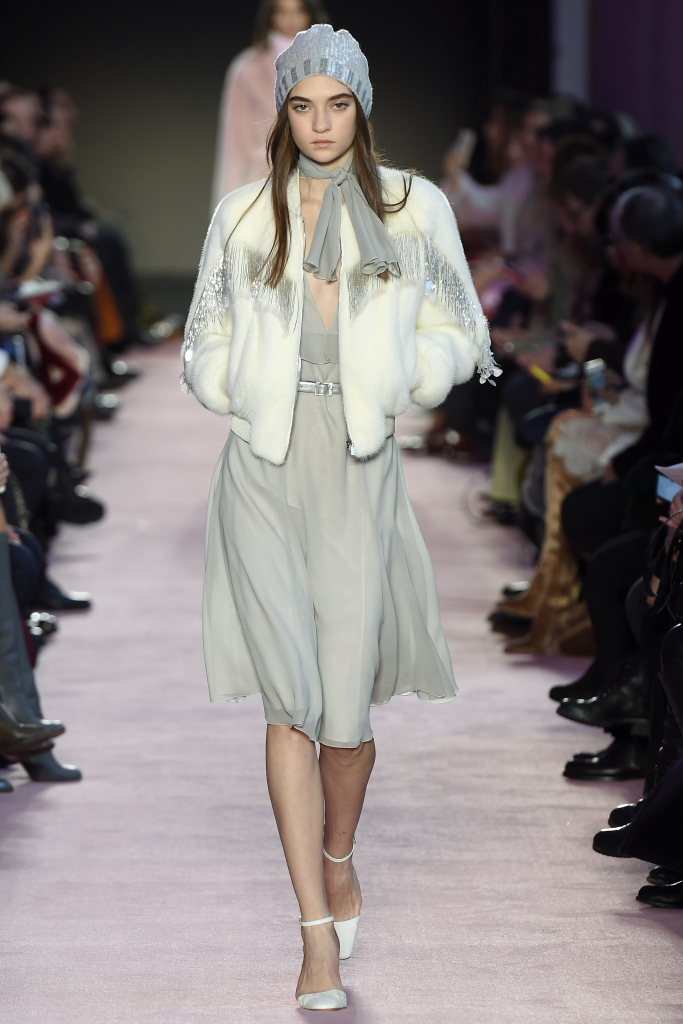 Look 19
