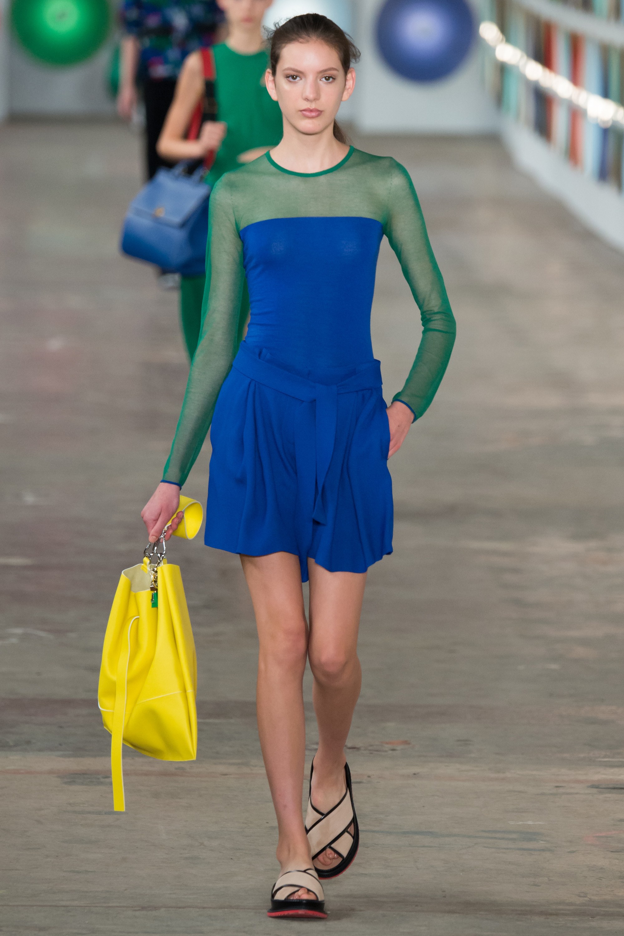 Look 15