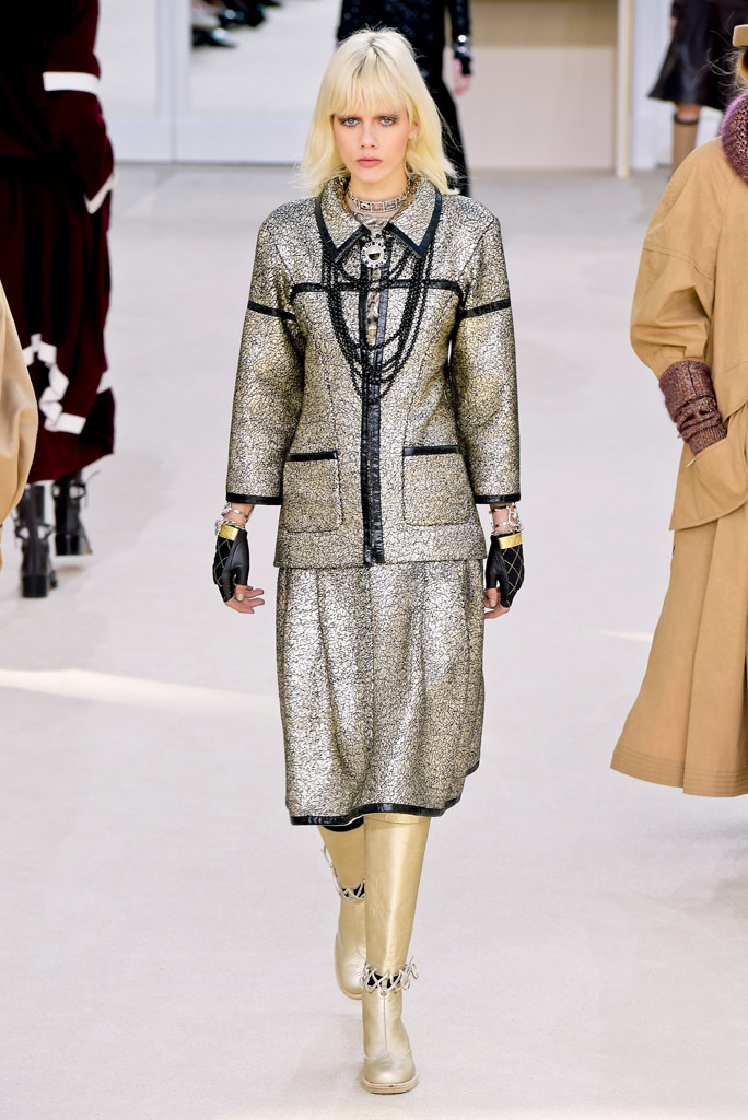 Look 60