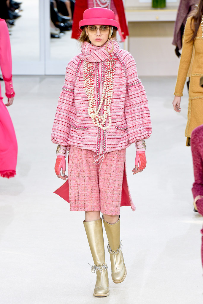 Look 15
