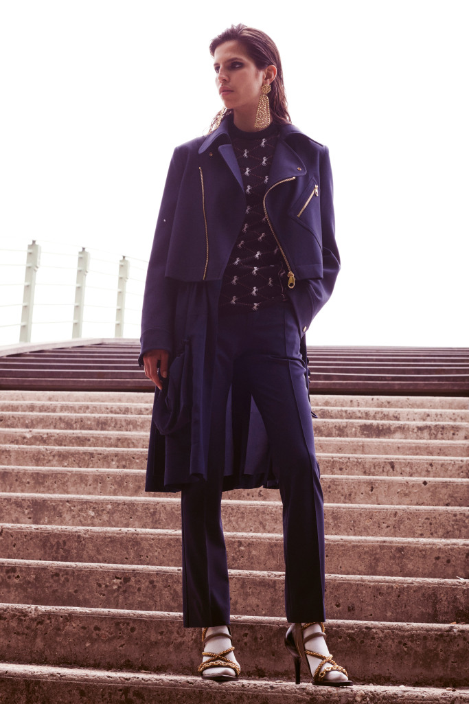 Look 10
