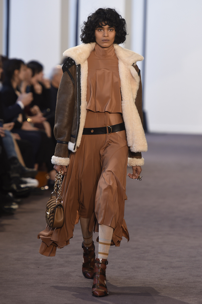 Look 10