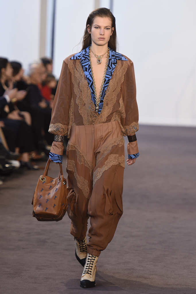Look 32
