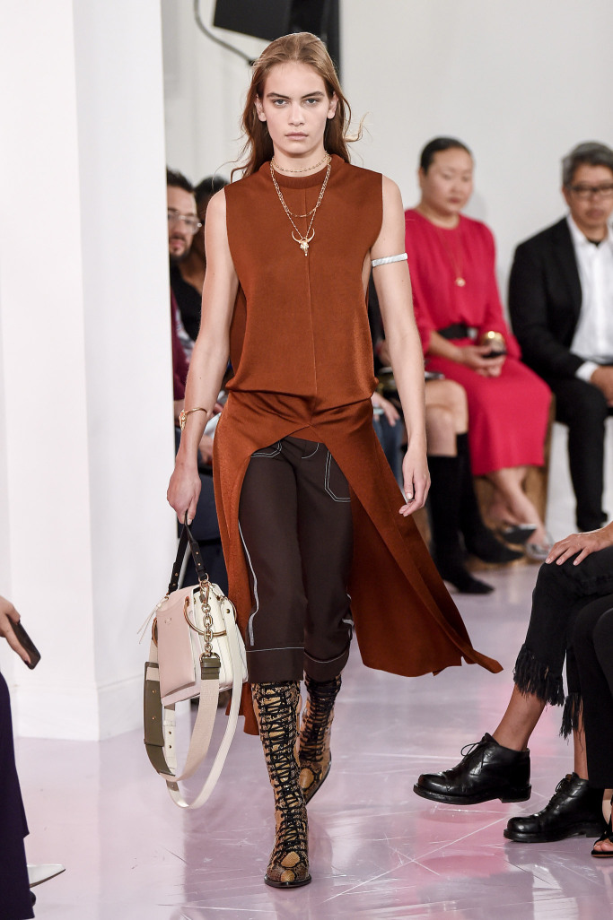 Look 16