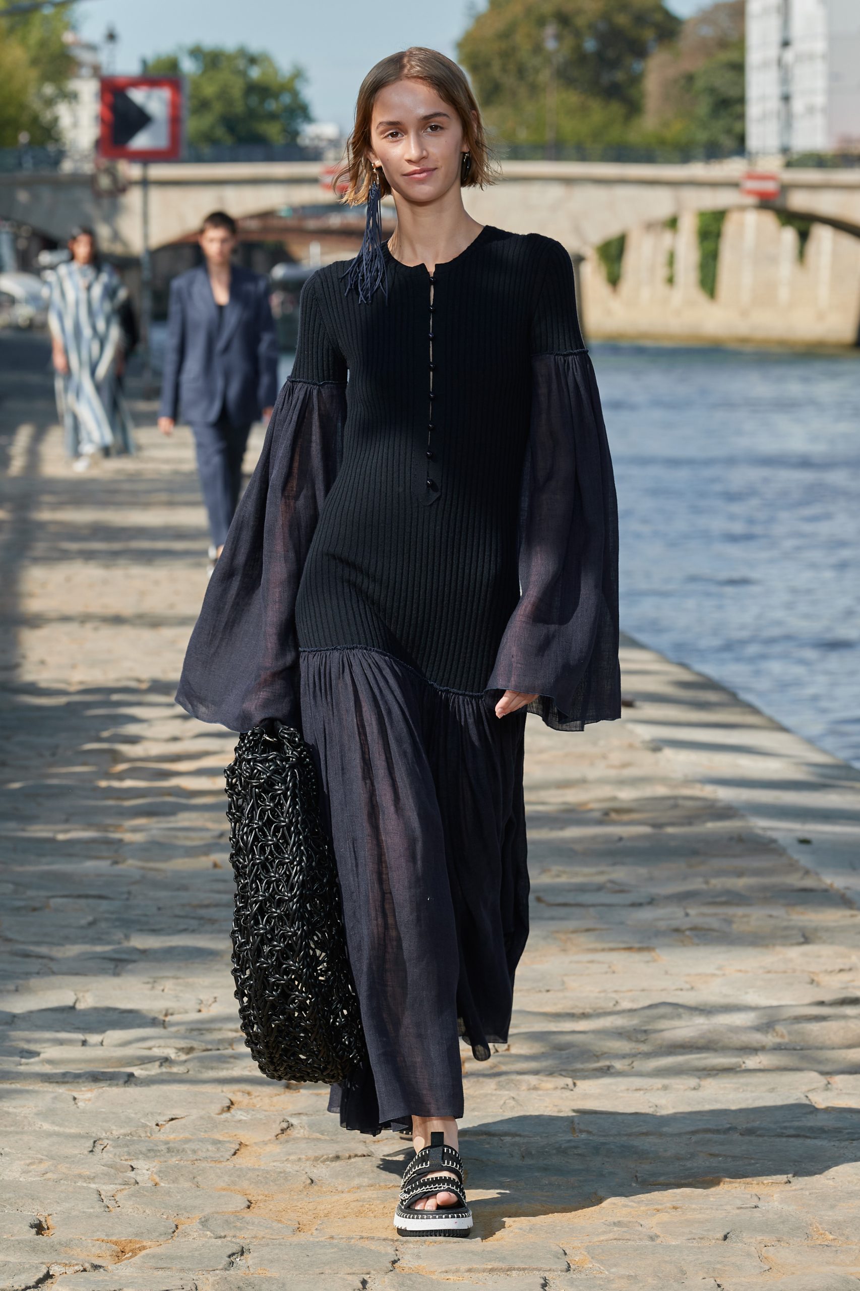 Look 16