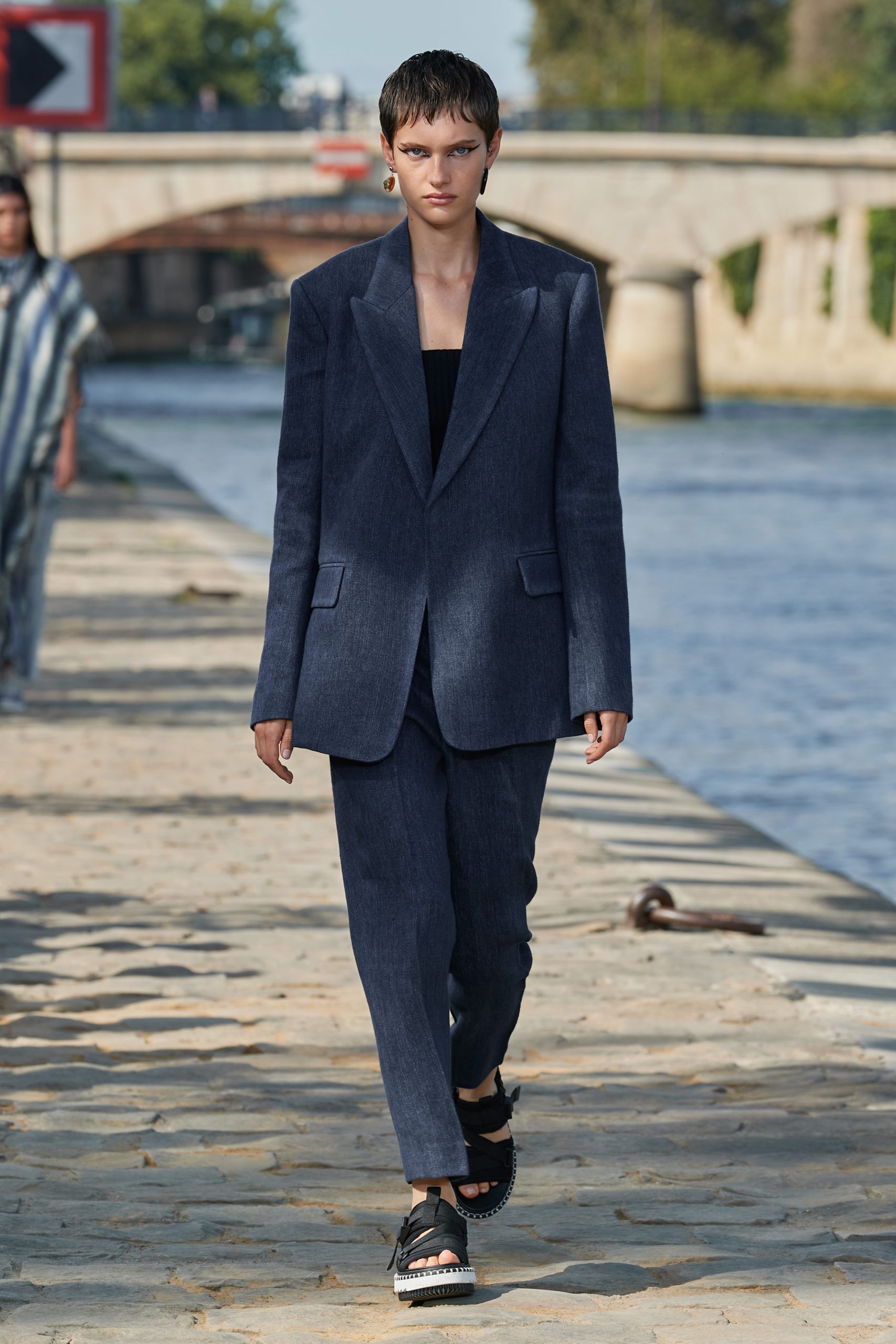 Look 17