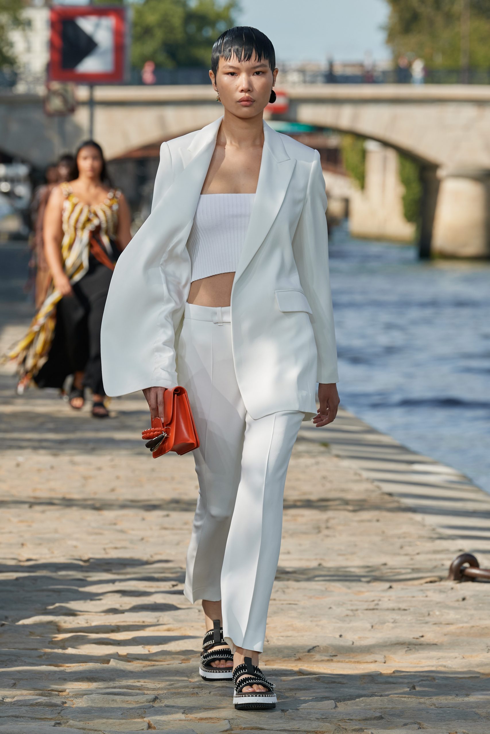 Look 25