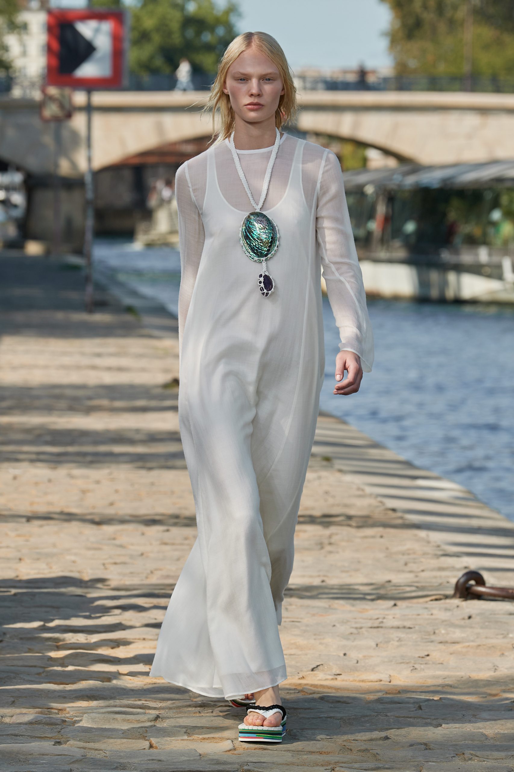 Look 30