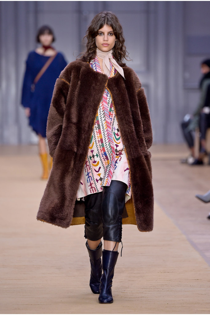 Look 10