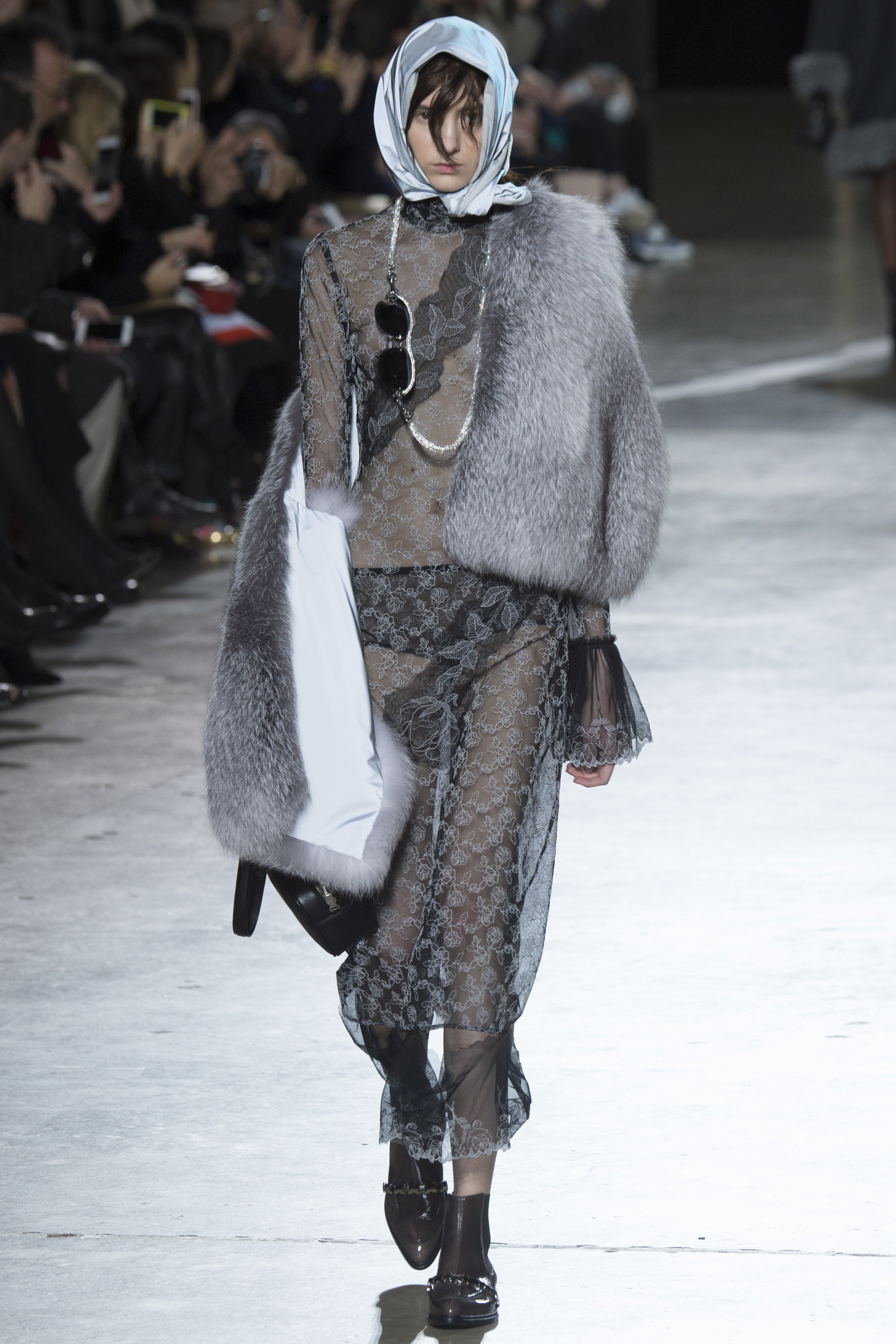 Look 12