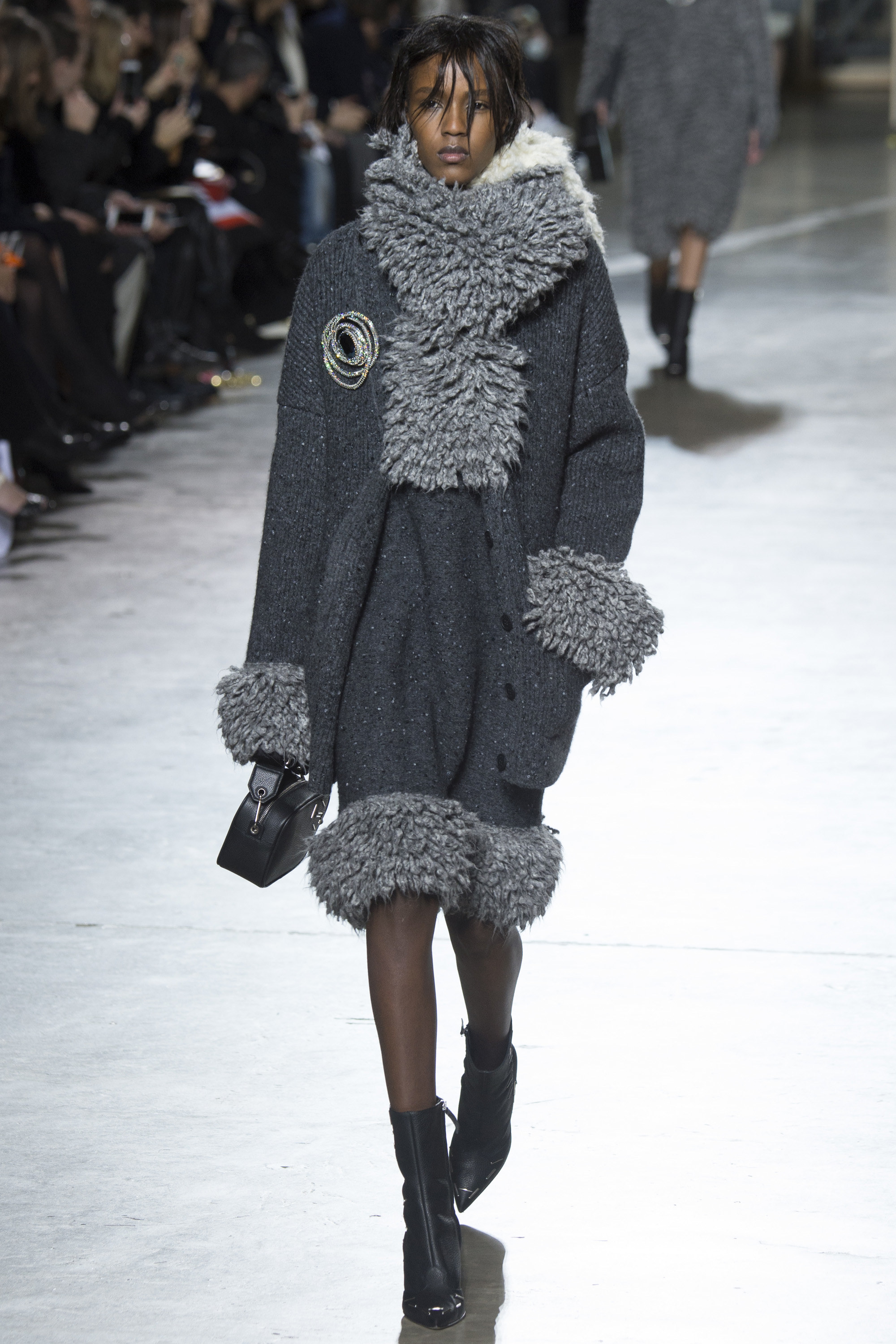 Look 13