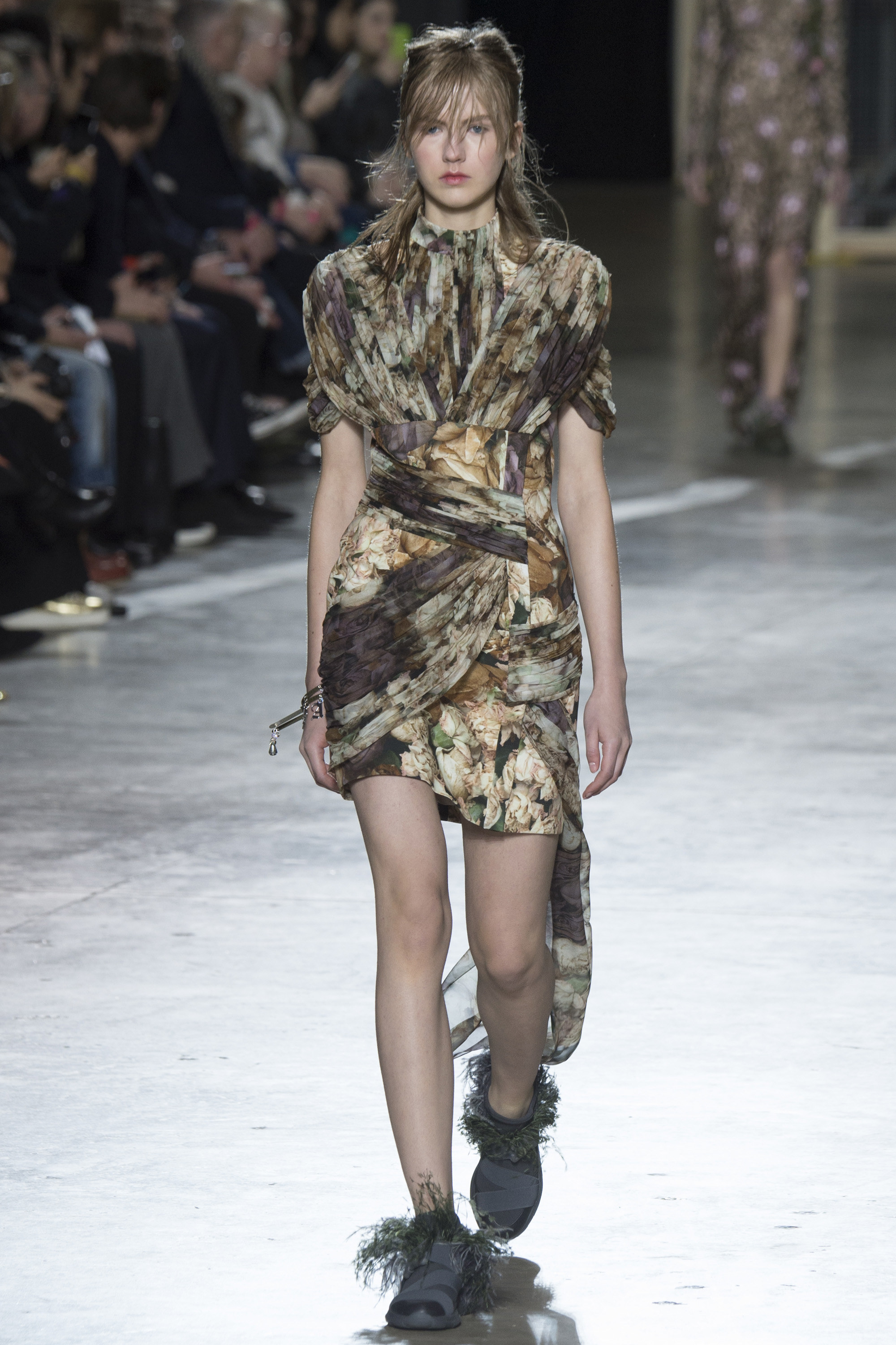 Look 18