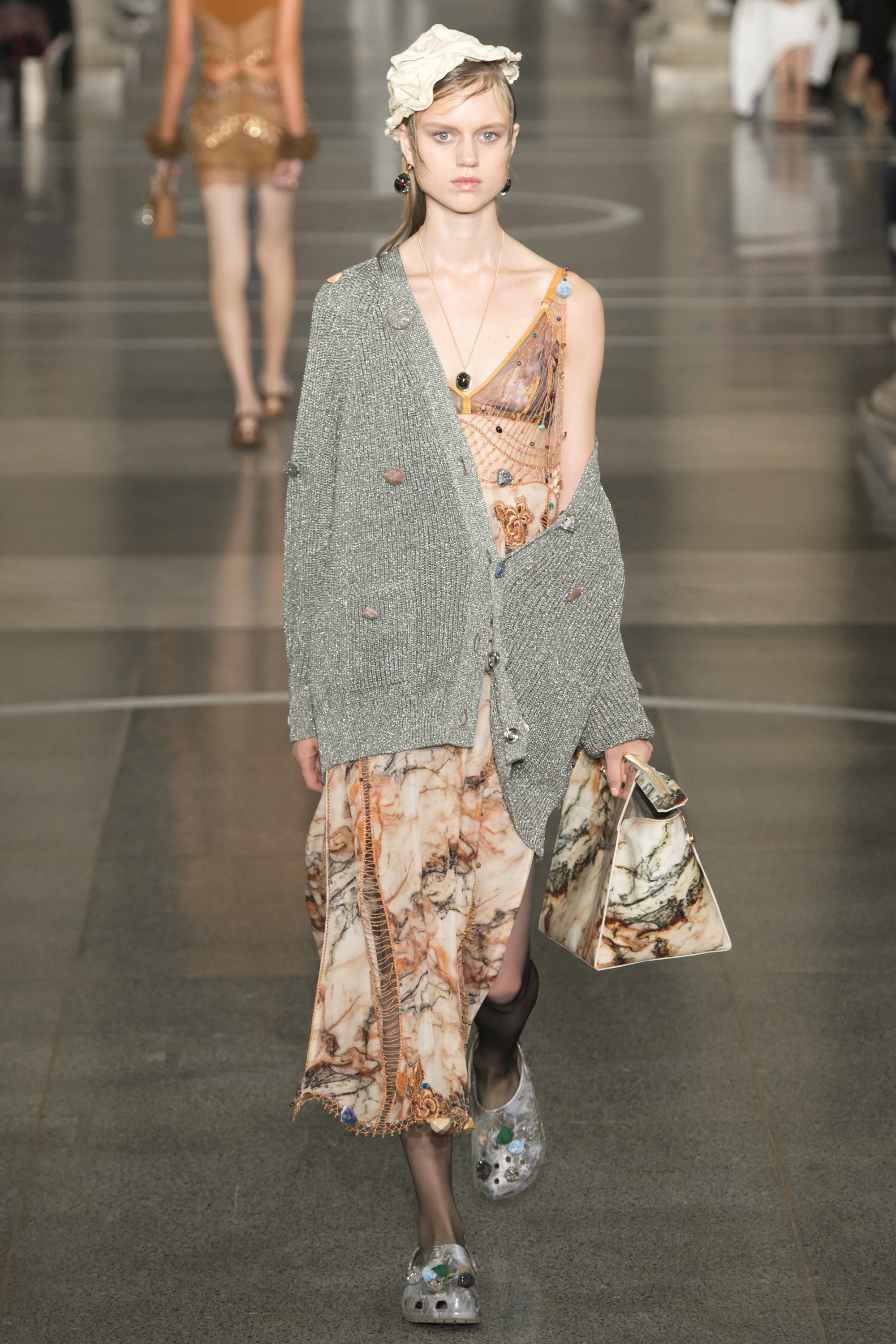 Look 13