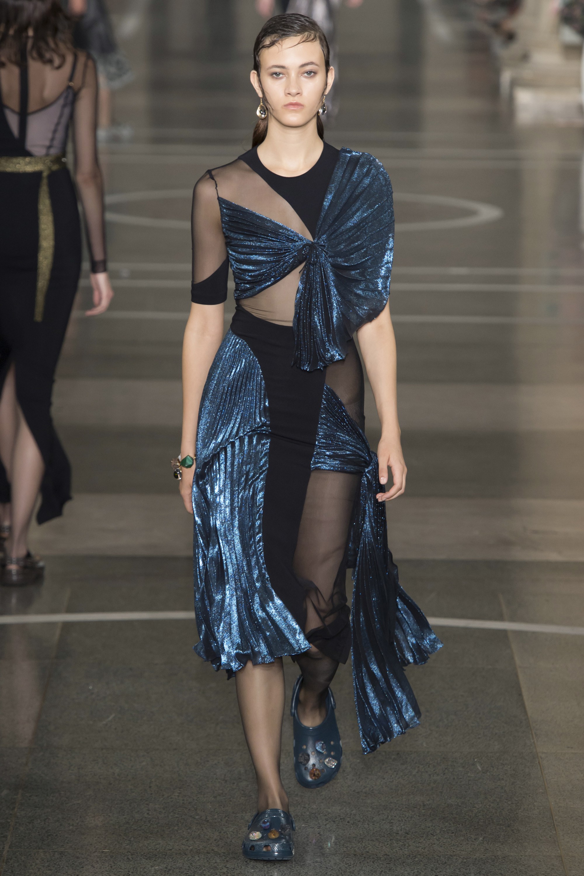 Look 28