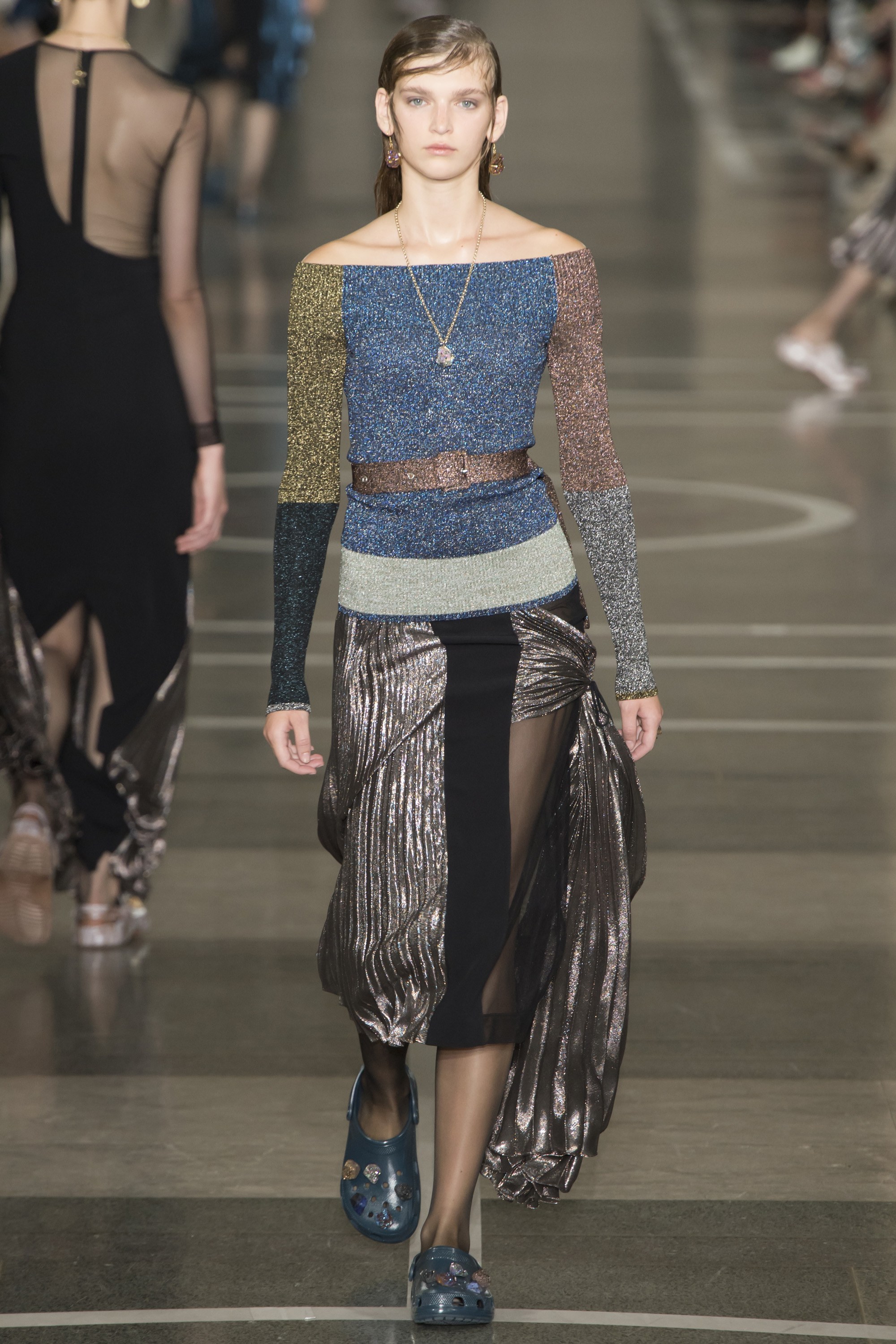 Look 30