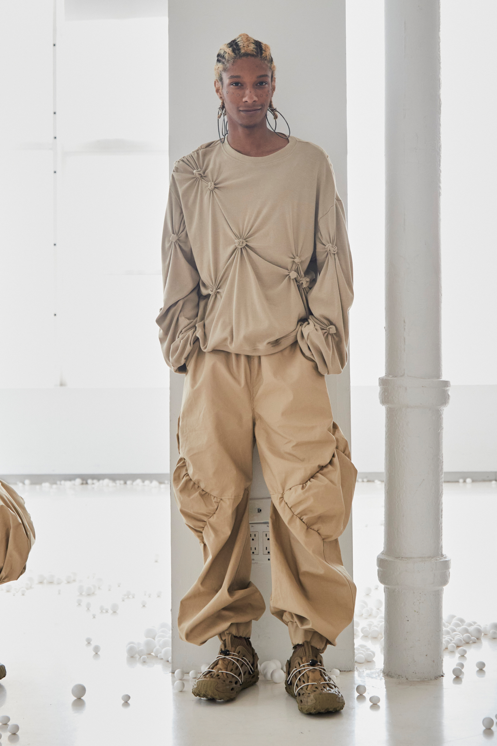 Look 10