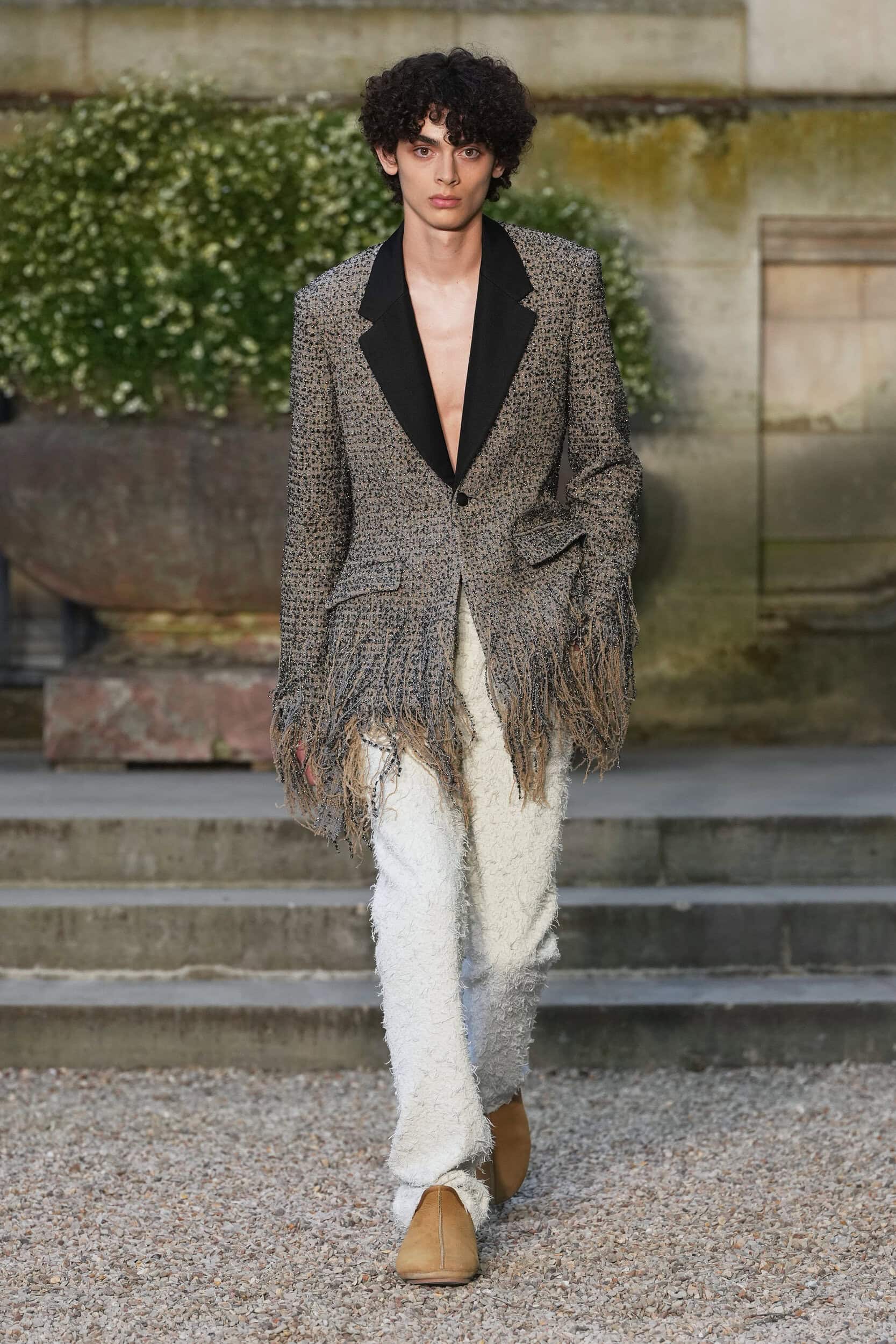Look 10