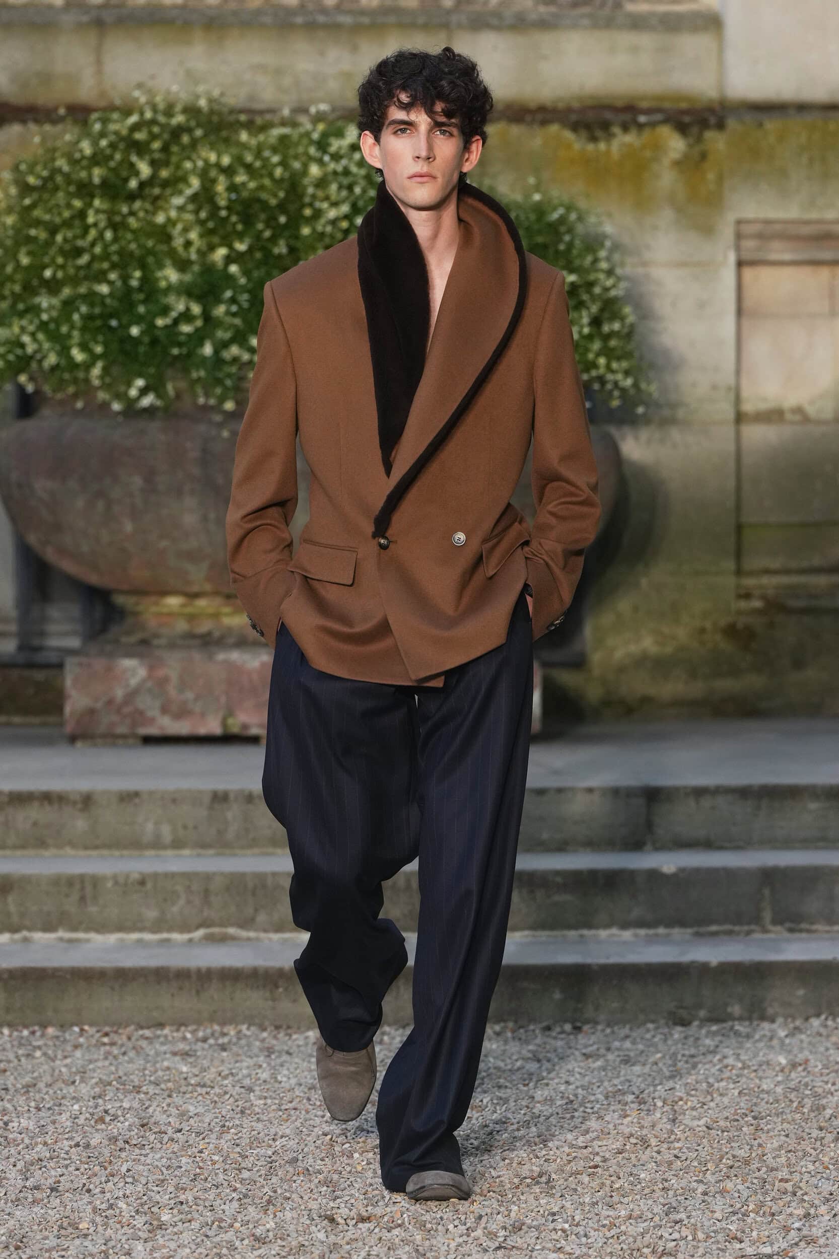 Look 17