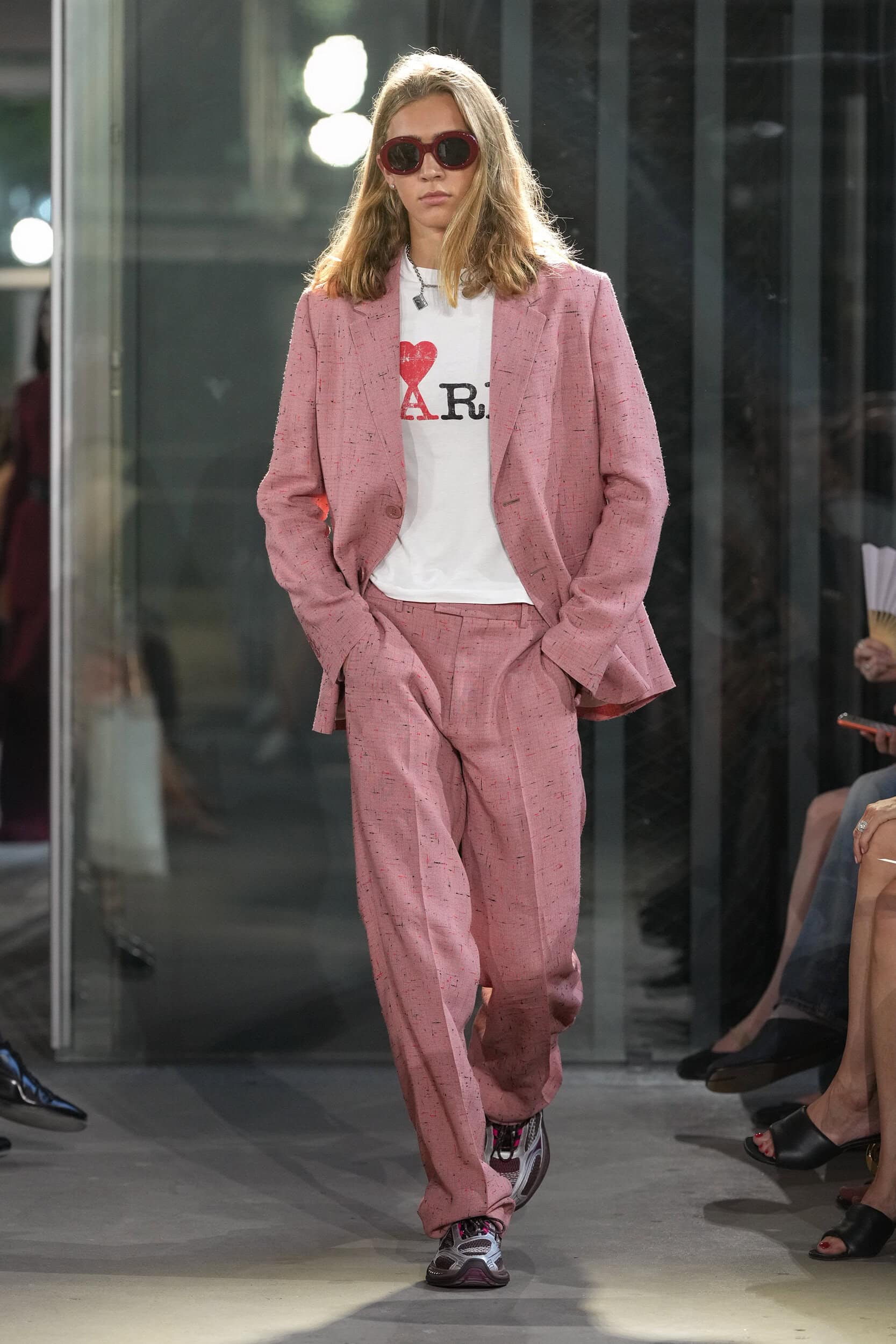 Look 16