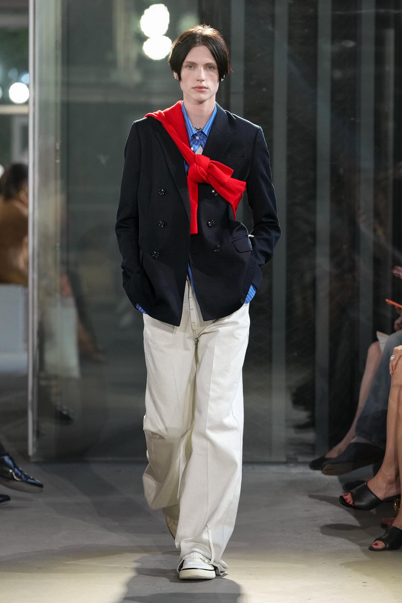 Look 18