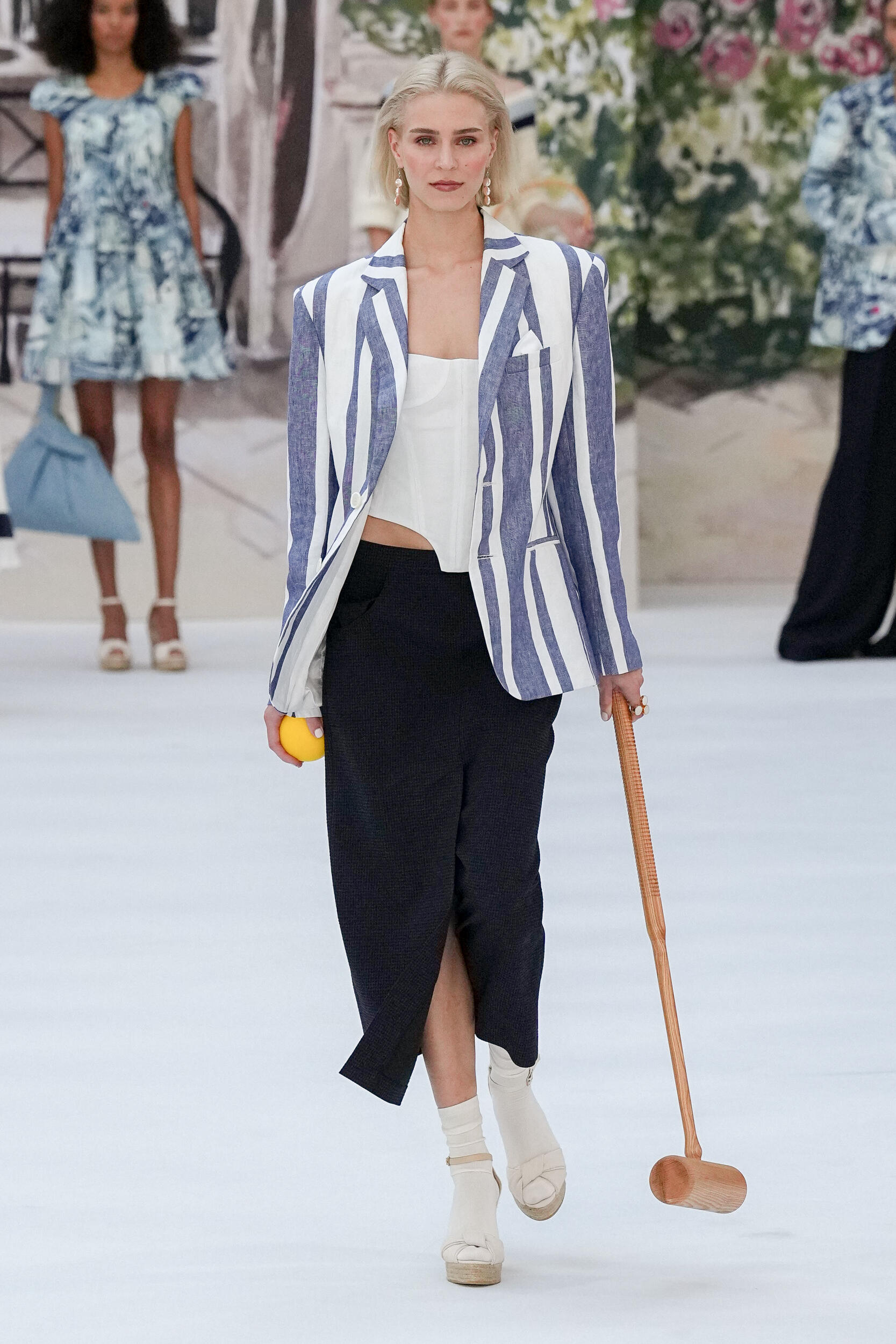 Look 4
